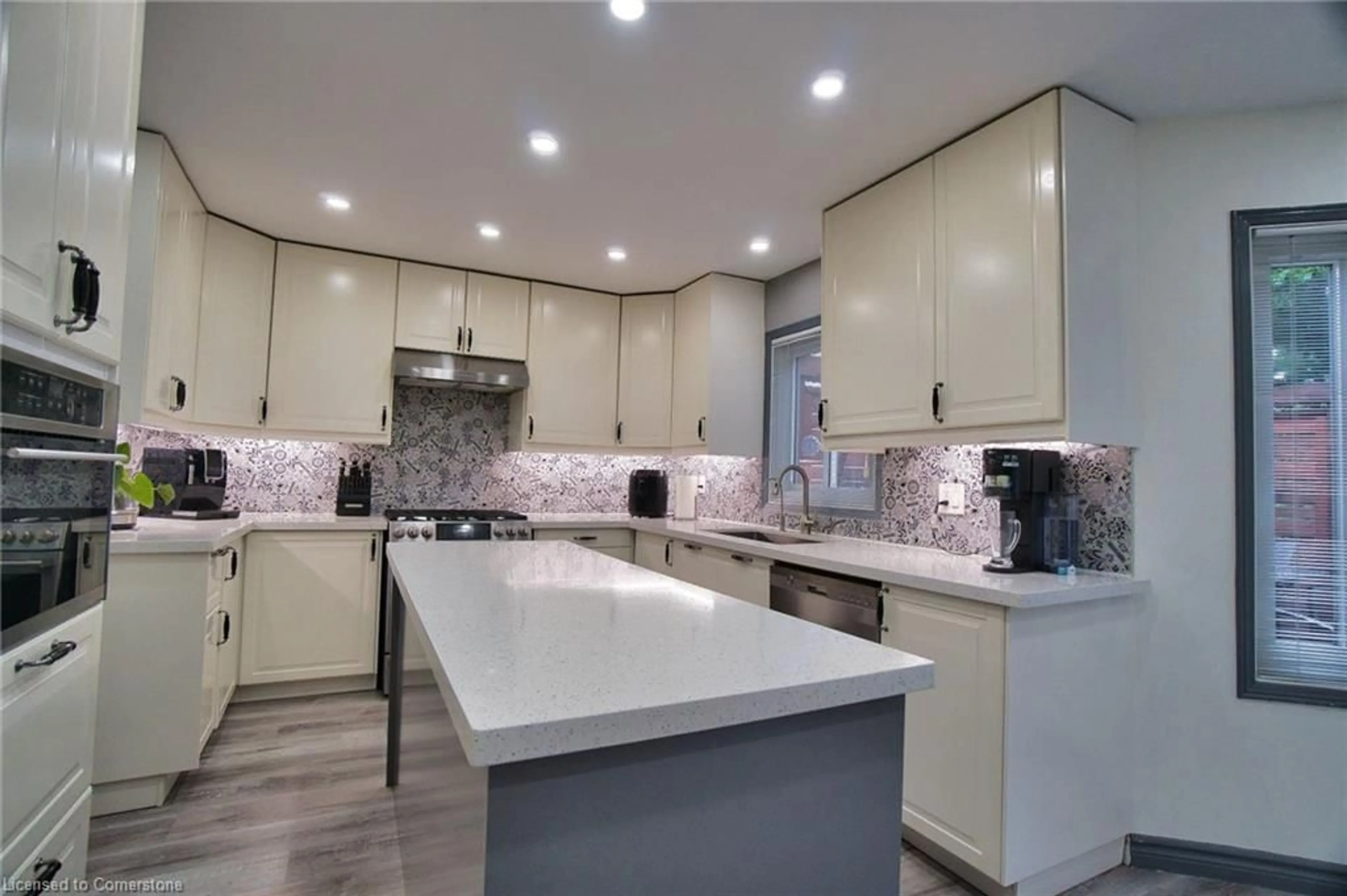 Contemporary kitchen, ceramic/tile floor for 3523 Pintail Cir, Mississauga Ontario L5N 6C8