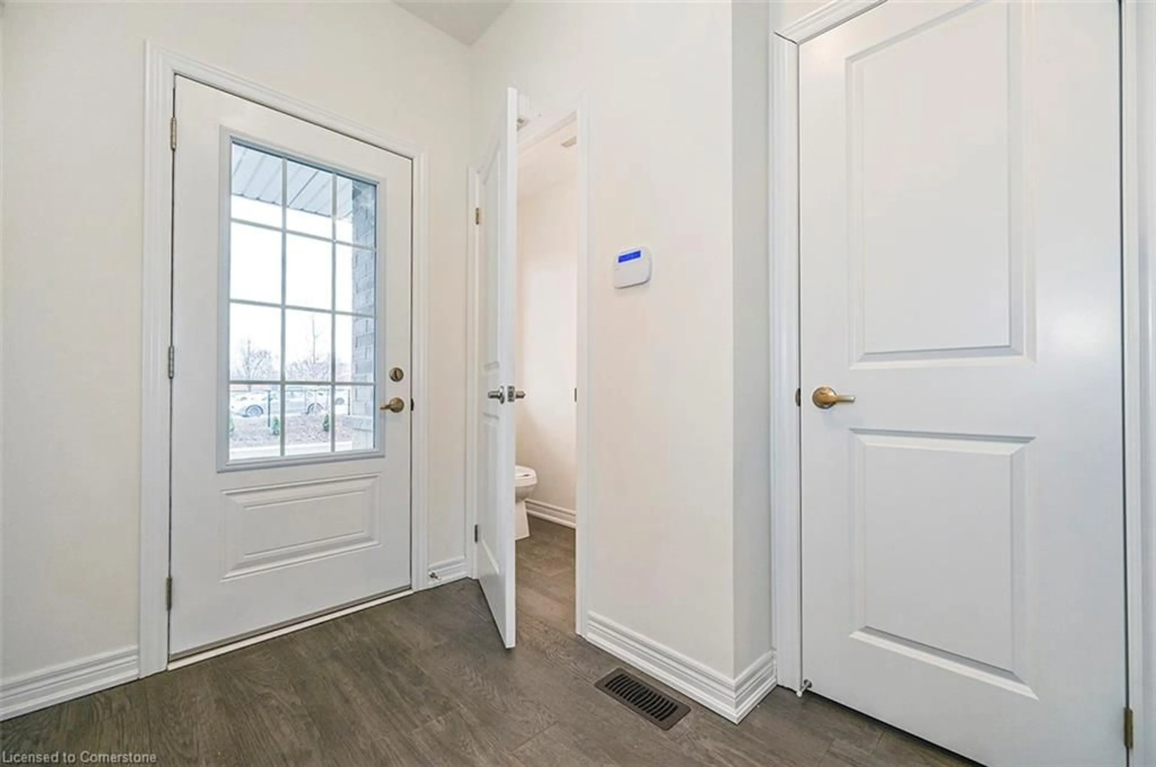 Indoor entryway for 36 Linden Park Lane, Hamilton Ontario L9A 1Y1