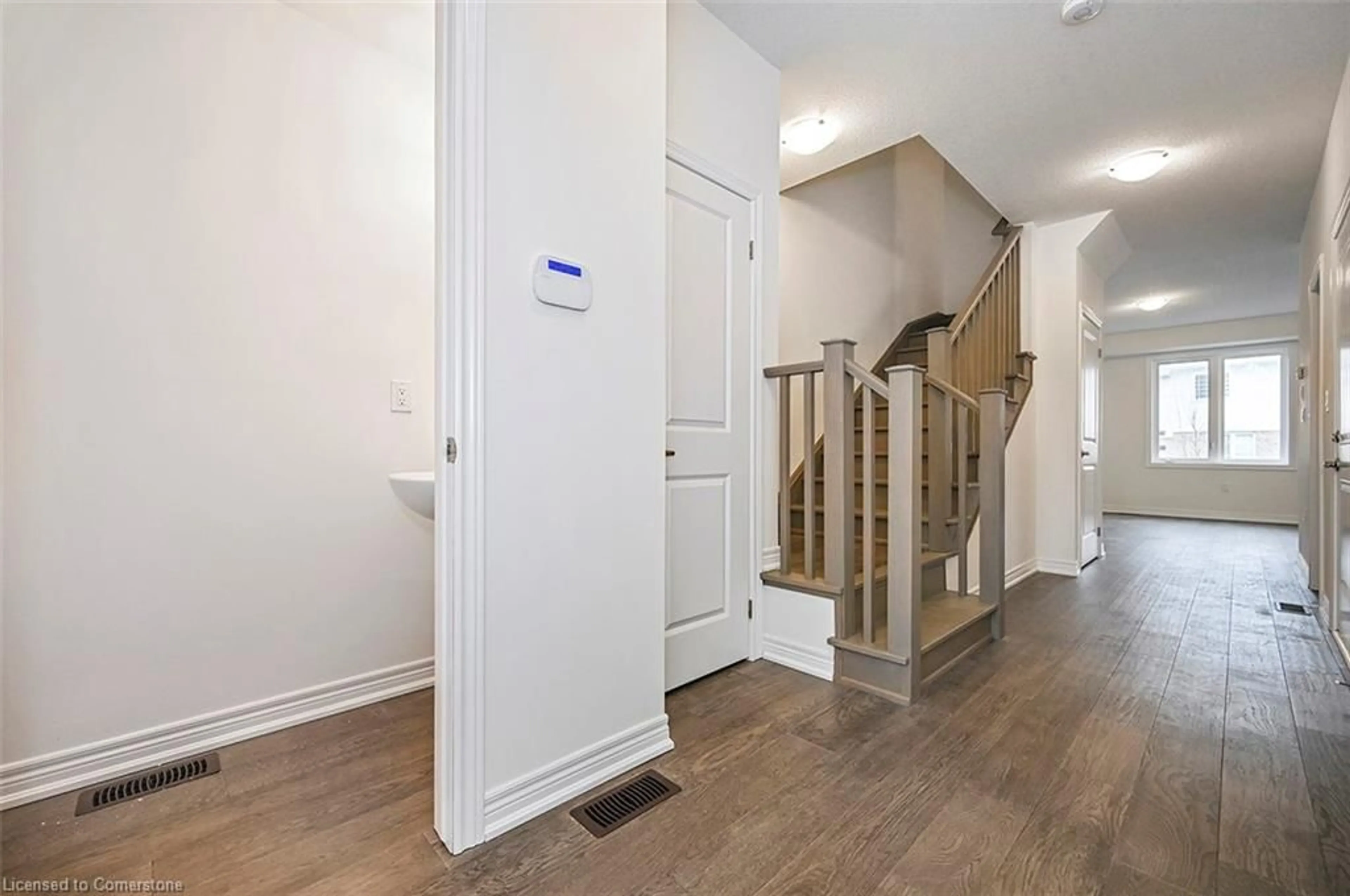 Indoor entryway for 36 Linden Park Lane, Hamilton Ontario L9A 1Y1