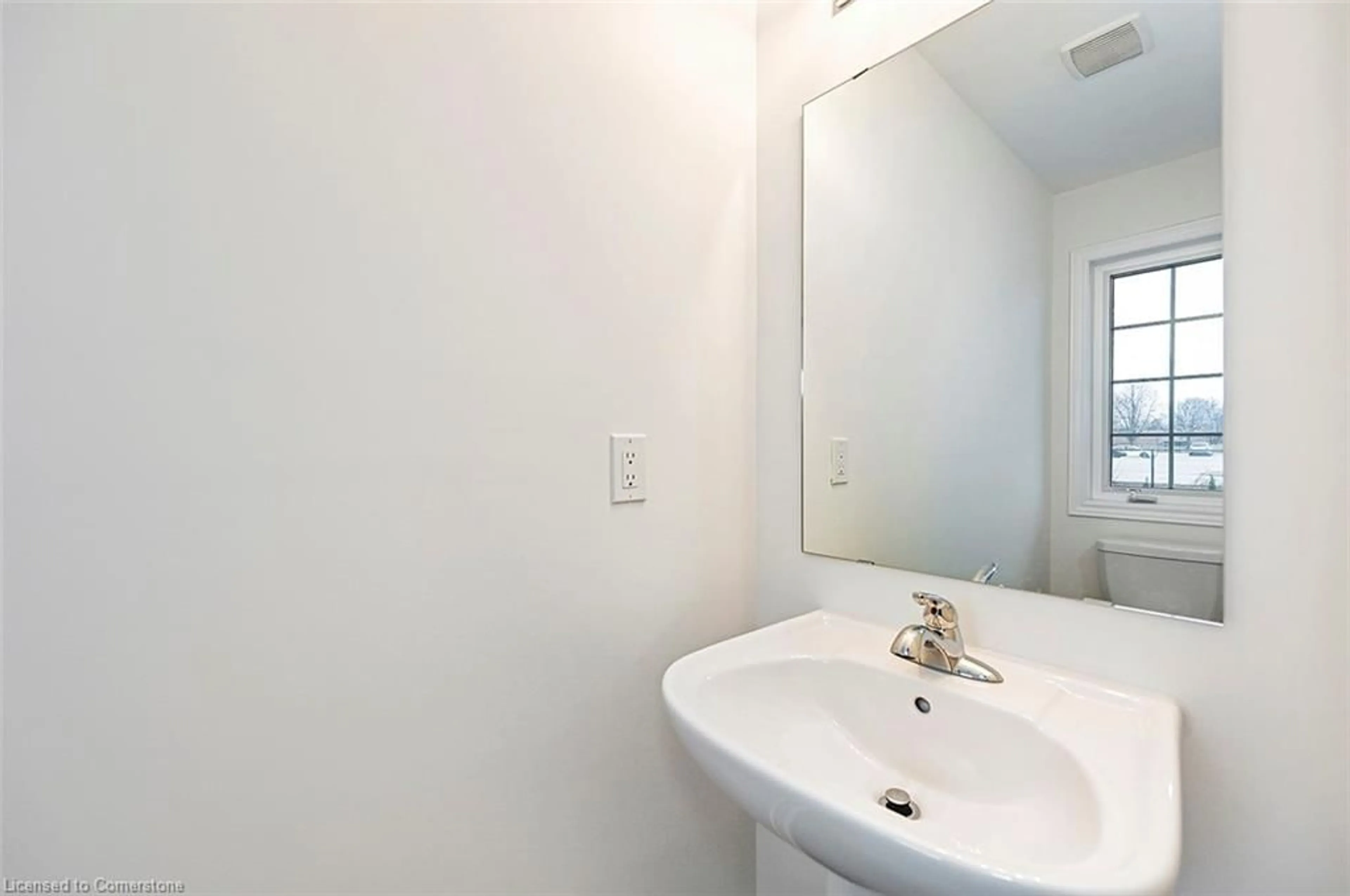 Standard bathroom, unknown for 36 Linden Park Lane, Hamilton Ontario L9A 1Y1