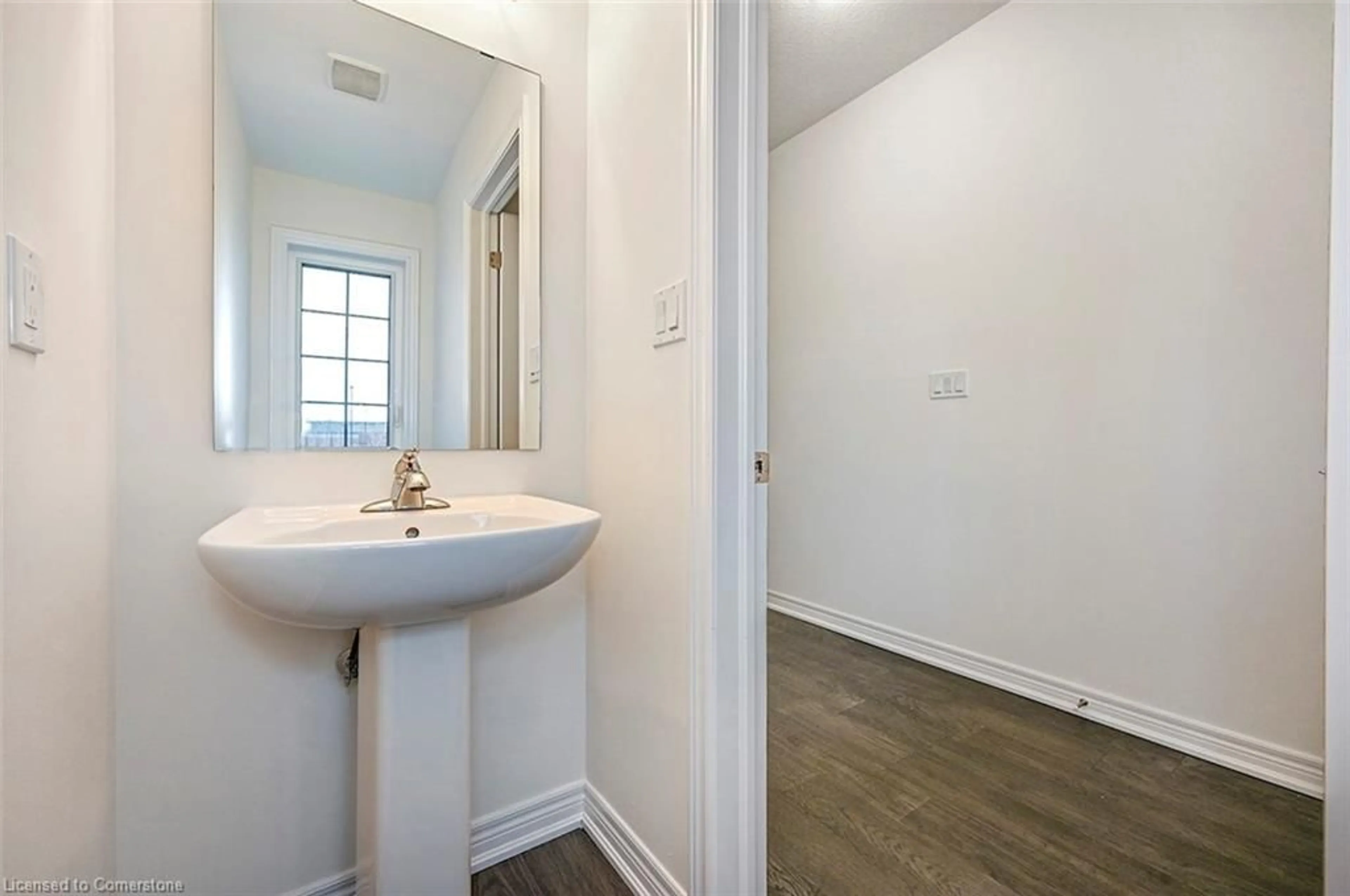 Standard bathroom, unknown for 36 Linden Park Lane, Hamilton Ontario L9A 1Y1