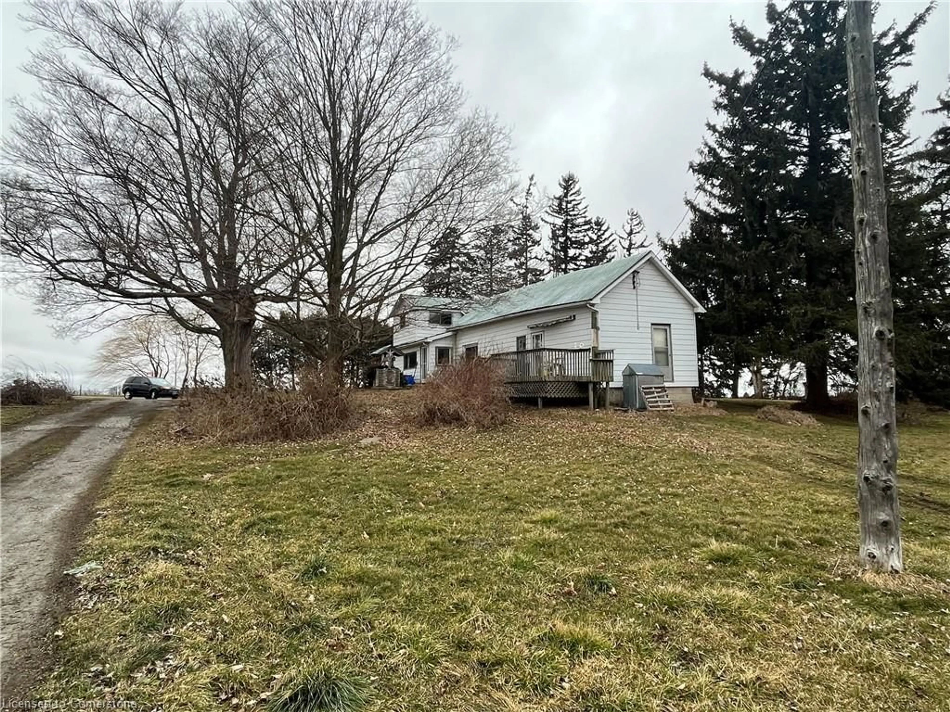 A pic from outside/outdoor area/front of a property/back of a property/a pic from drone, unknown for 2626 County Line 74, Hagersville Ontario N0A 1H0