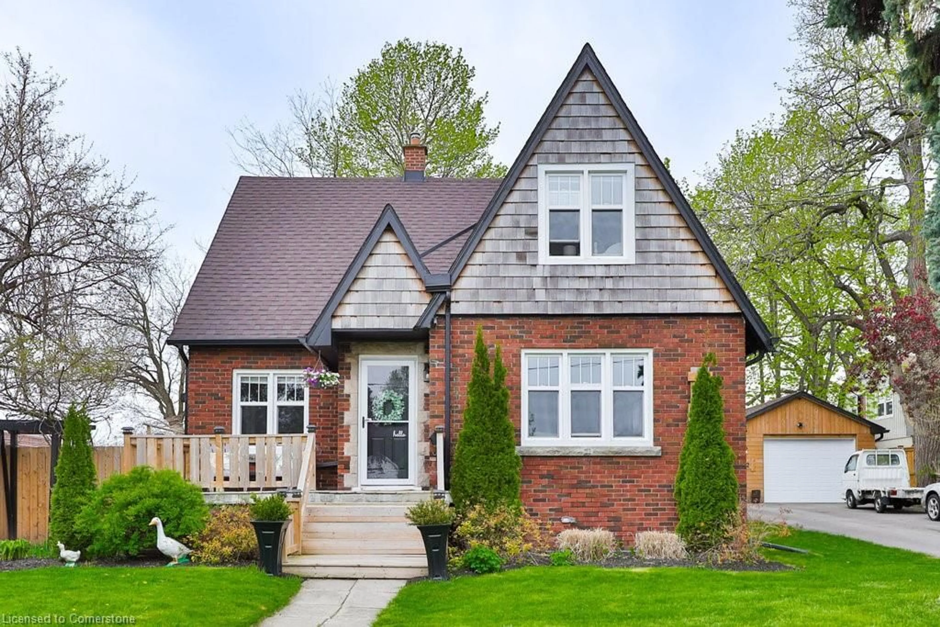Home with brick exterior material, street for 542 Cumberland Ave, Burlington Ontario L7N 2X2