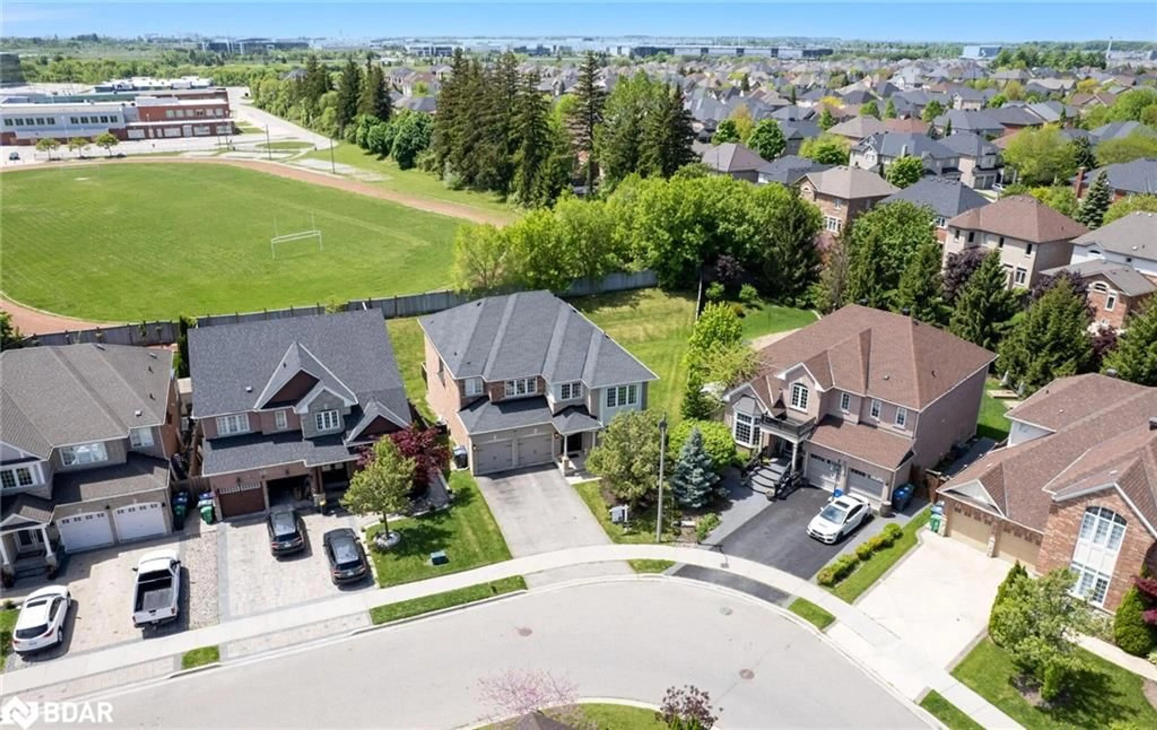 A pic from outside/outdoor area/front of a property/back of a property/a pic from drone, mountain view for 6 Xavier Crt, Brampton Ontario L6Y 5S1