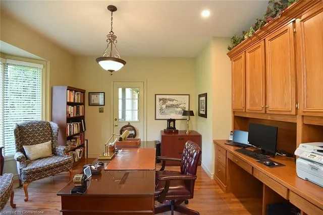 Additional property image - 712 Robson Rd