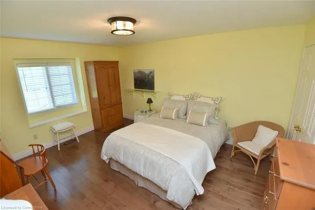 Additional property image - 712 Robson Rd