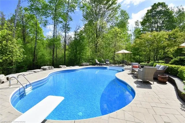 Additional property image - 712 Robson Rd