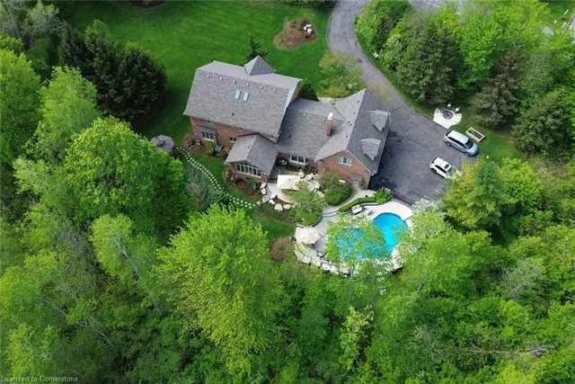Additional property image - 712 Robson Rd