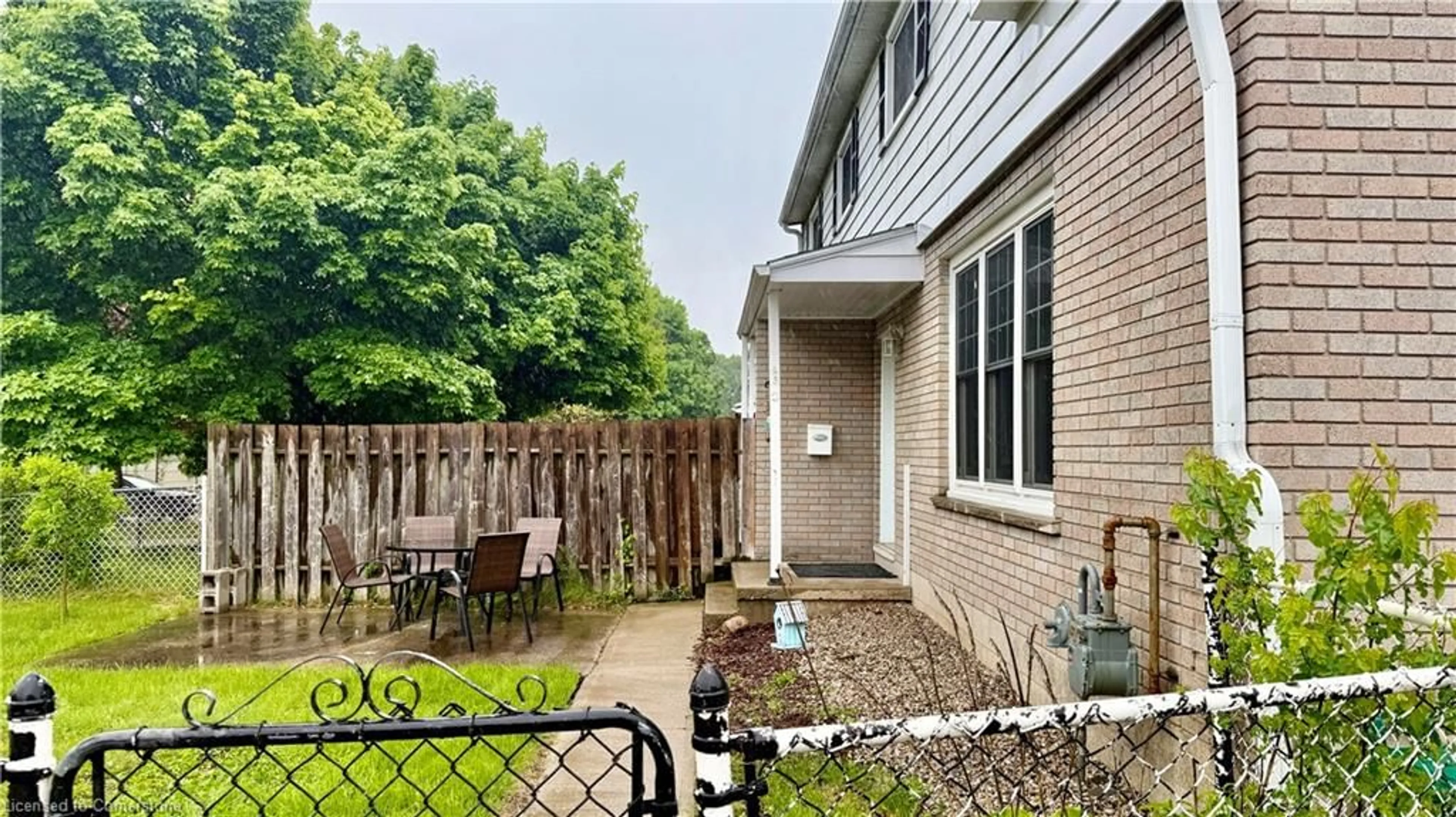 Patio, street for 43C Metcalfe Cres, Brantford Ontario N3R 2L7
