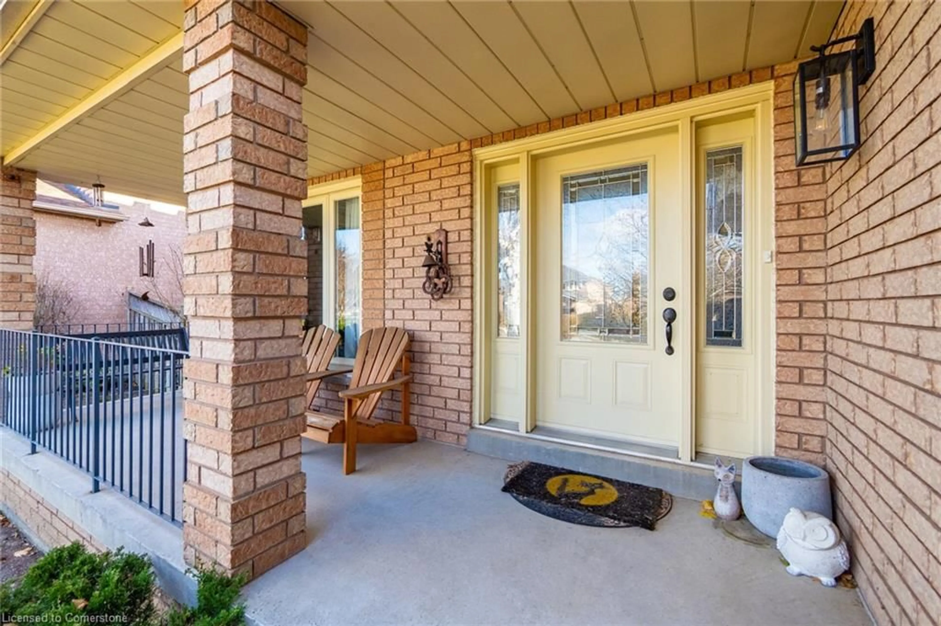 Indoor entryway for 1074 Bradbury Chase, Mississauga Ontario L5V 1J7