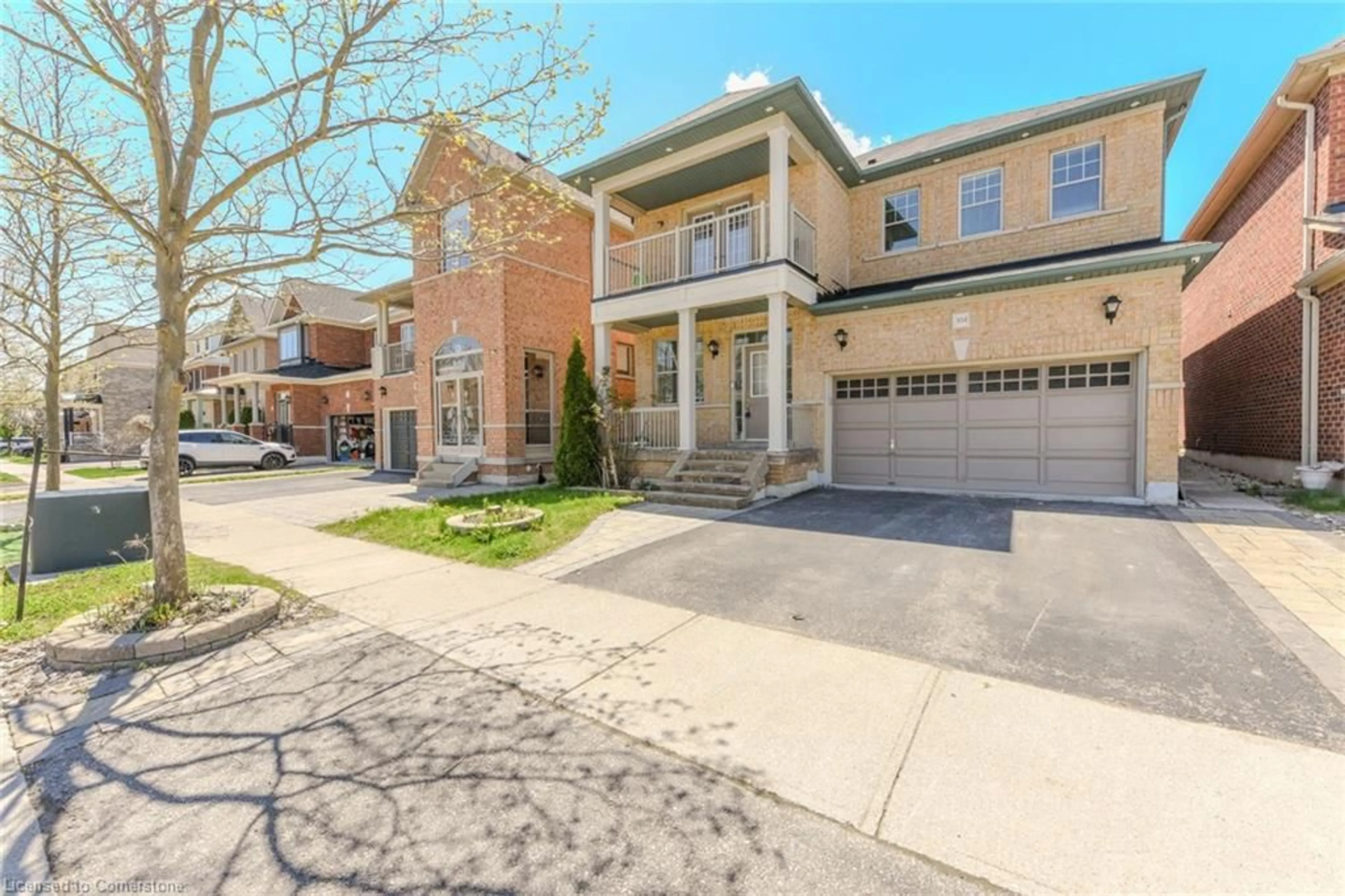 Home with brick exterior material, street for 304 Dalgleish Garden, Milton Ontario L9T 6Z7