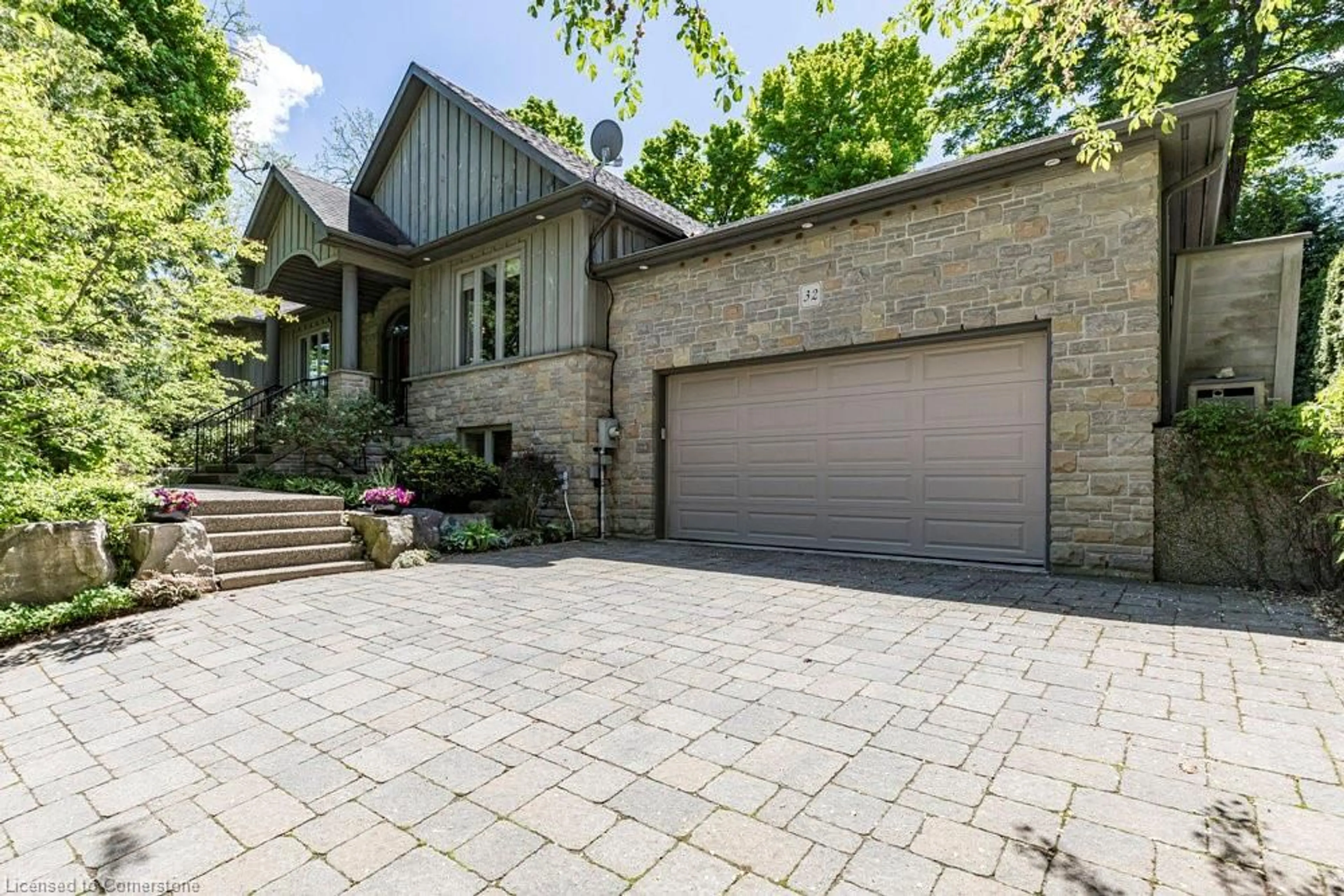 Home with brick exterior material, street for 32 Brookside Ave, Ancaster Ontario L9G 2X5