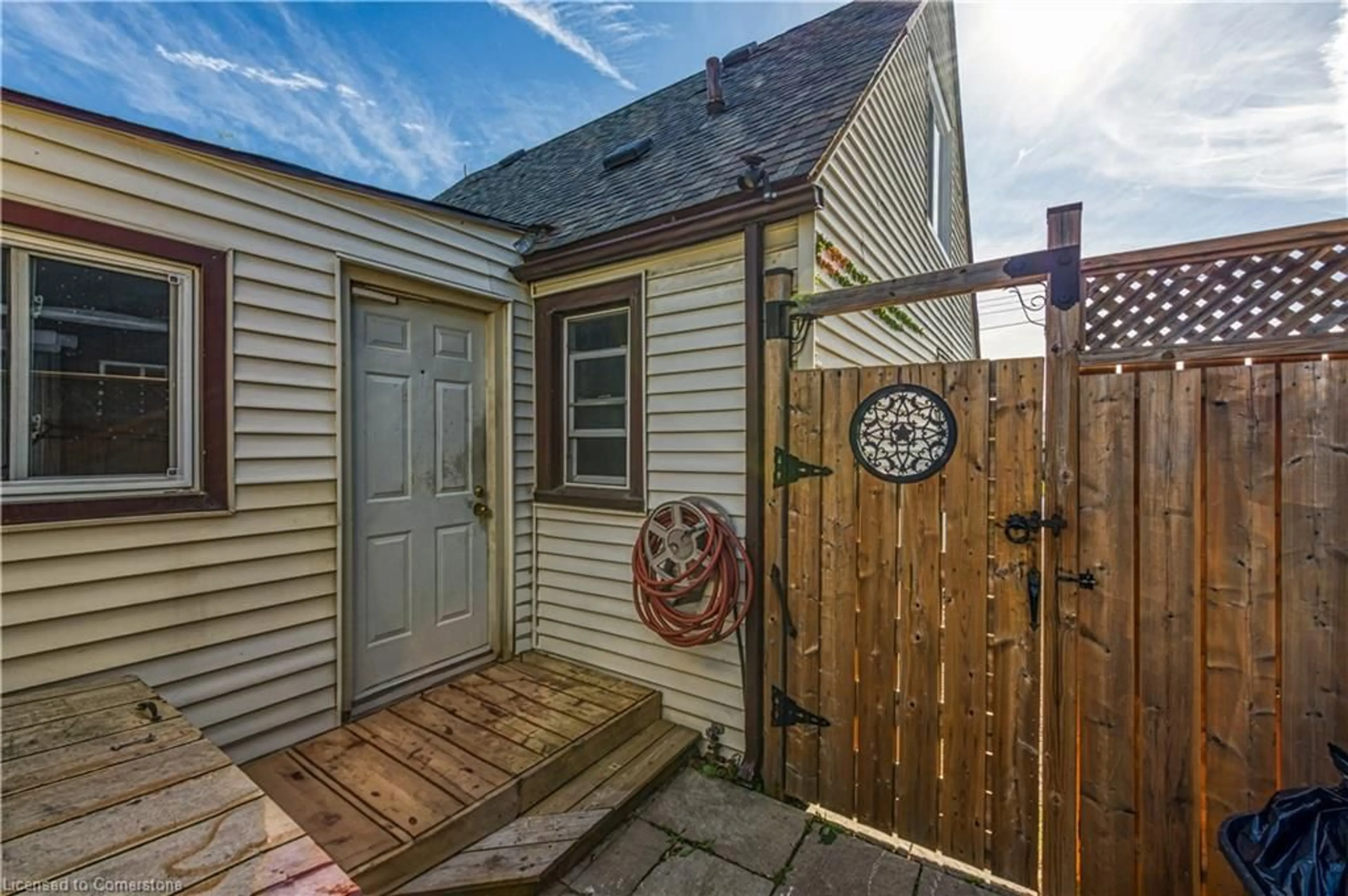 Unknown for 23 Philip St, St. Catharines Ontario L2P 2M7