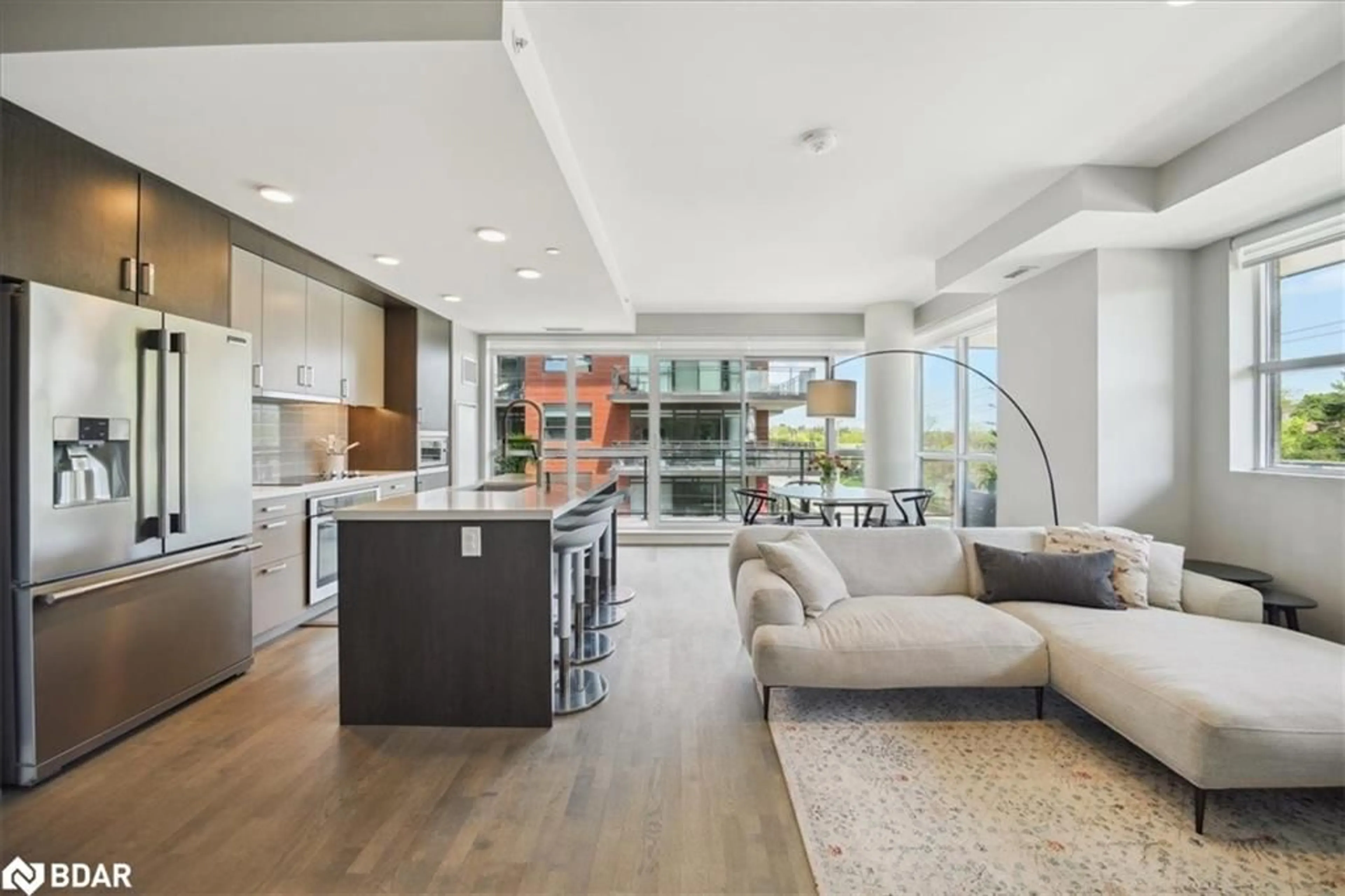 Open concept kitchen, unknown for 1575 Lakeshore Rd #348, Mississauga Ontario L5J 0B1