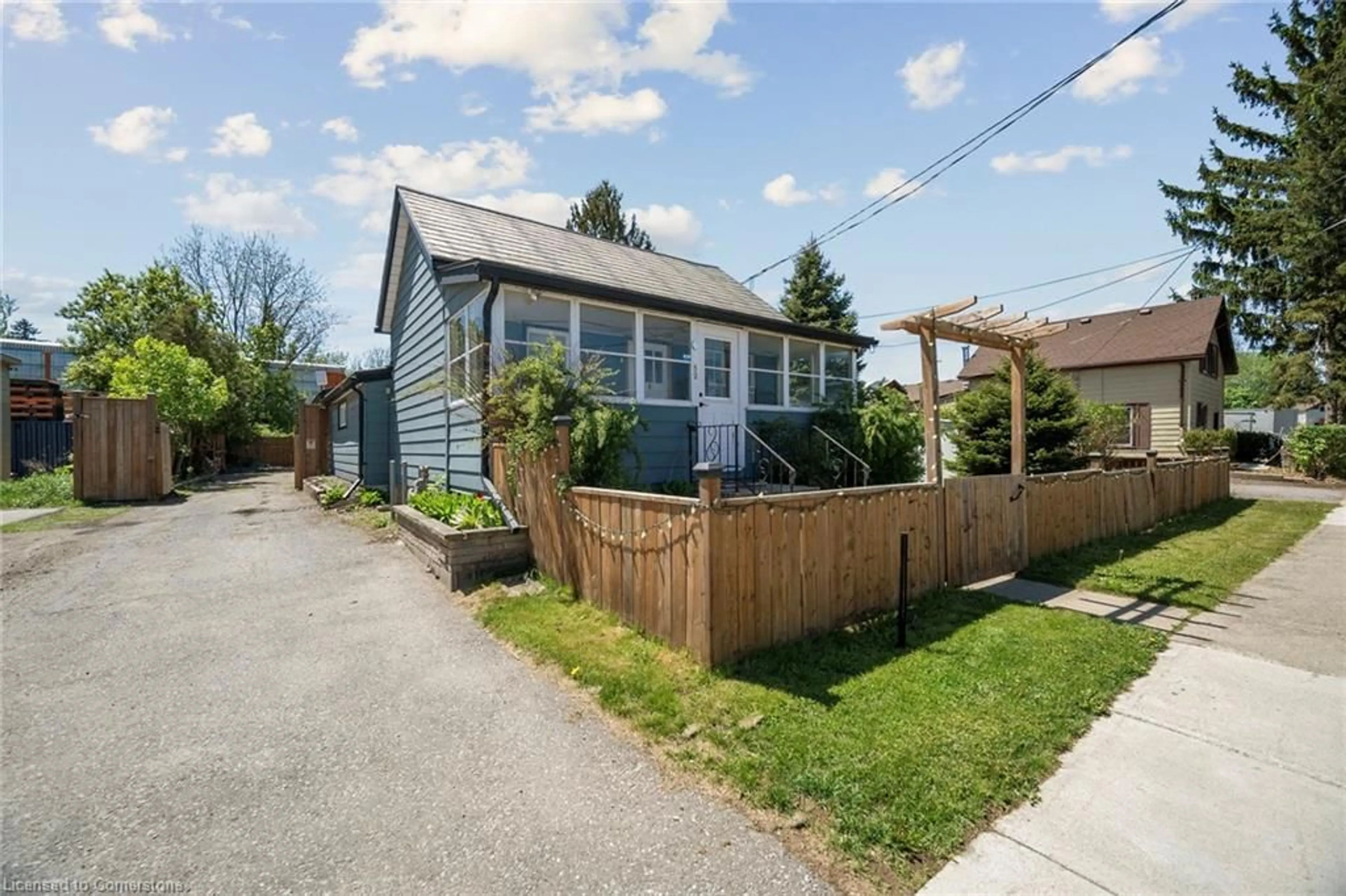 Shed for 82 Main St, Woodstock Ontario N4S 1S9
