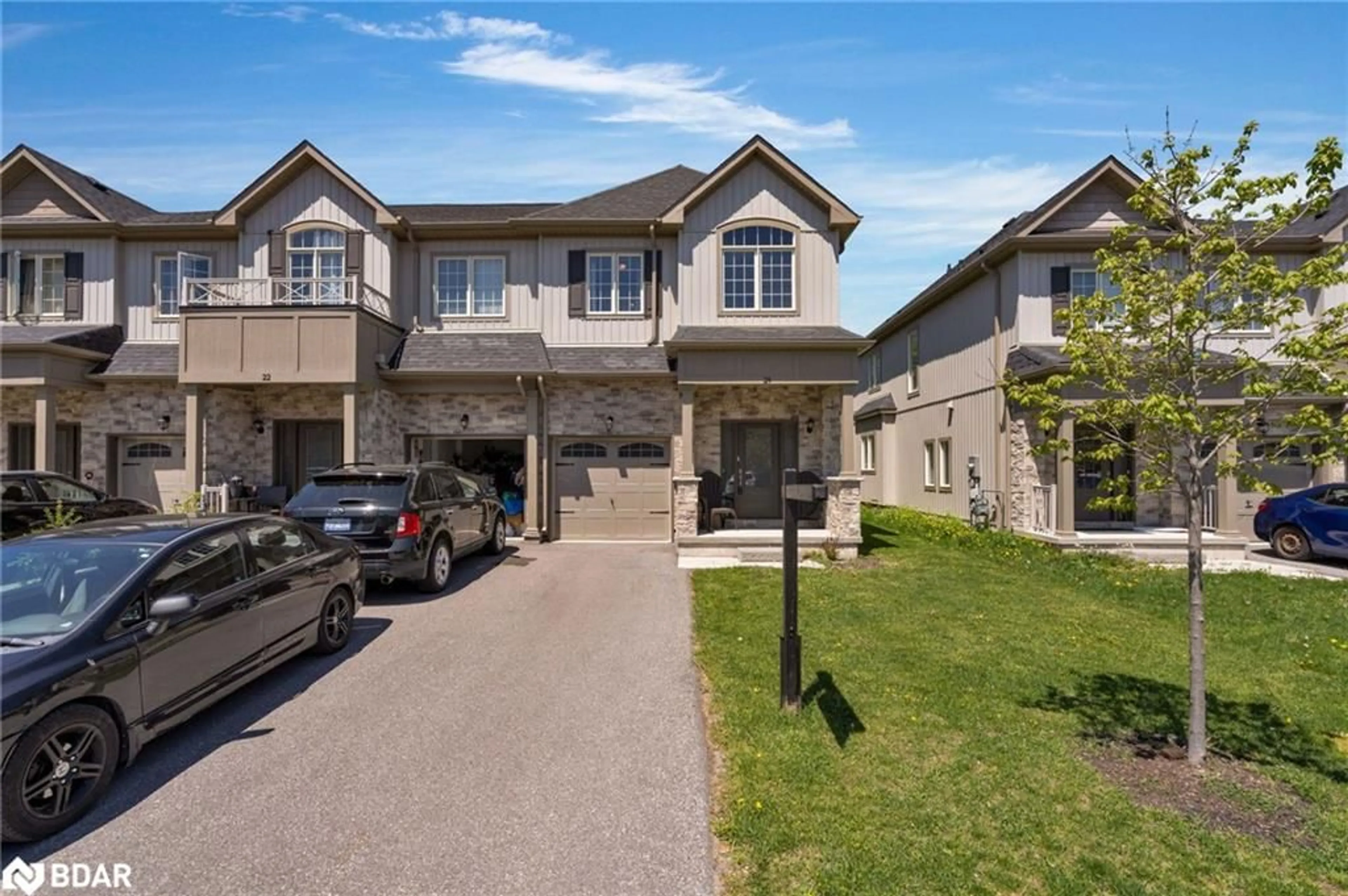 A pic from outside/outdoor area/front of a property/back of a property/a pic from drone, street for 24 Churchlea Mews, Orillia Ontario L3V 8K9