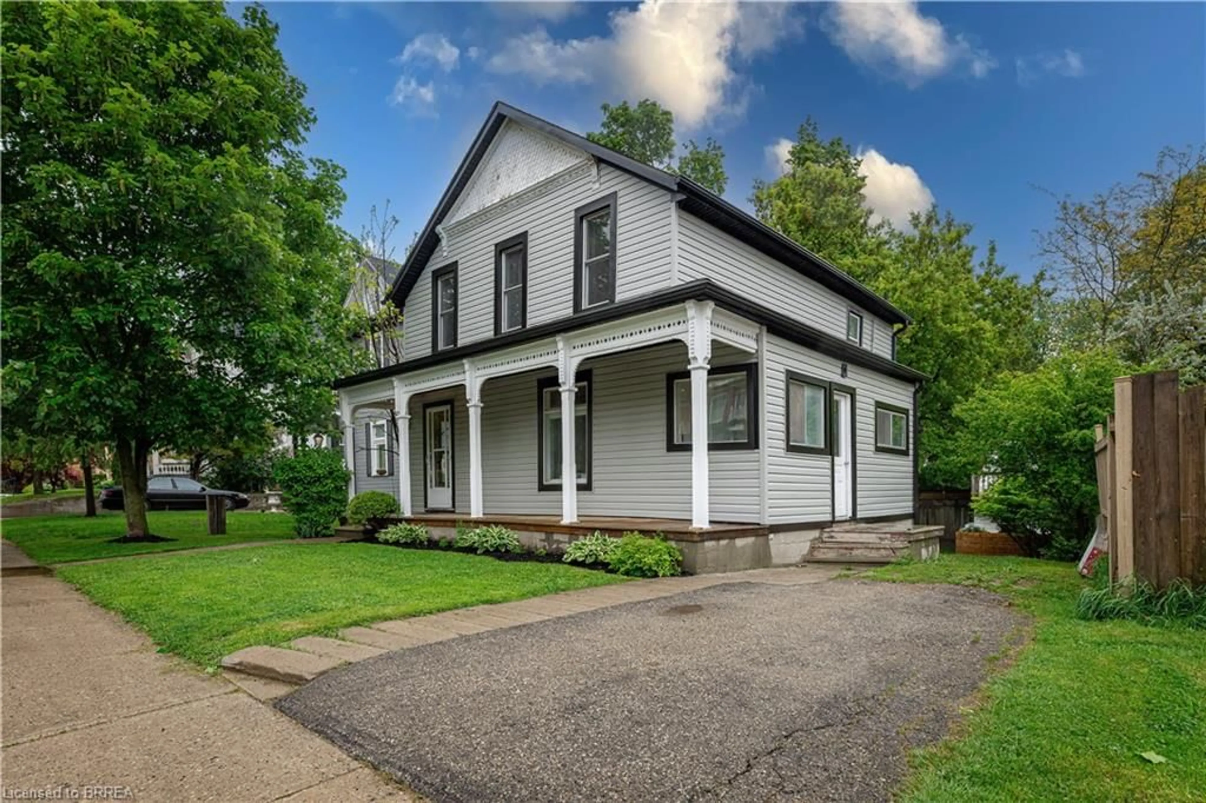 Home with vinyl exterior material, street for 119 Frances St, Ingersoll Ontario N5C 2H2