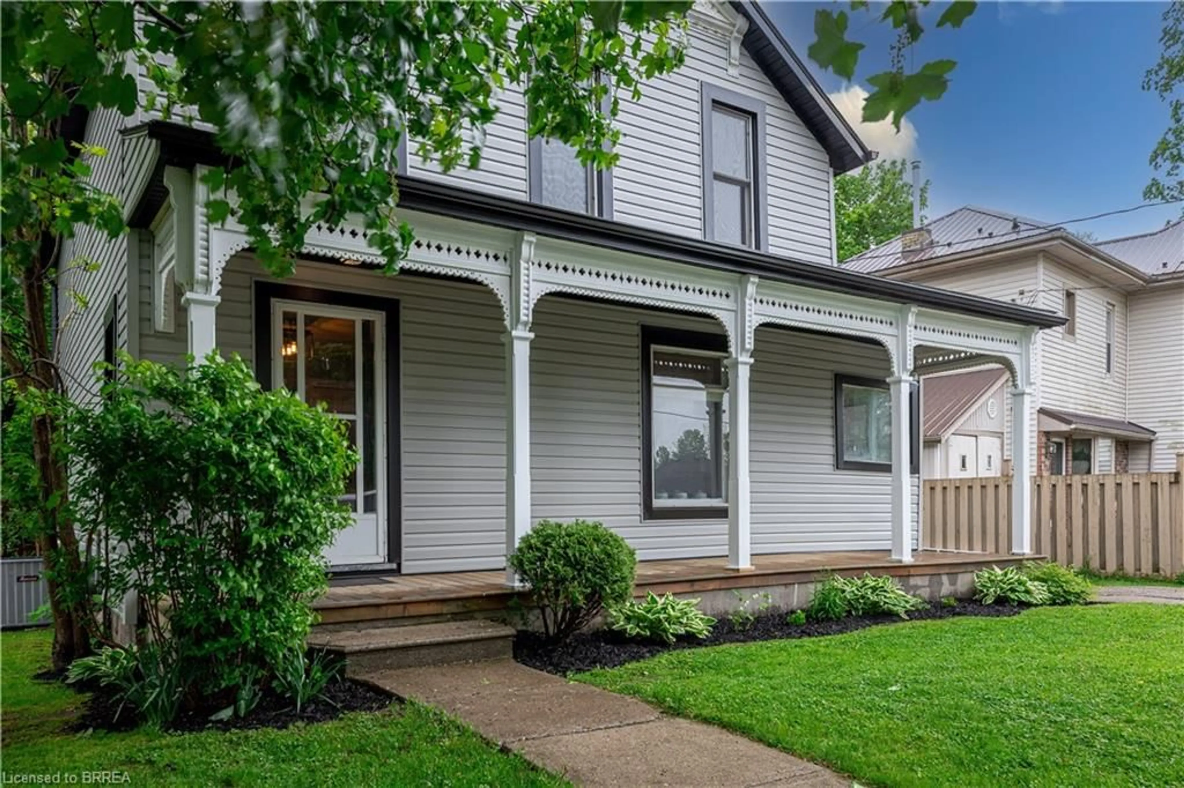 Home with vinyl exterior material, street for 119 Frances St, Ingersoll Ontario N5C 2H2
