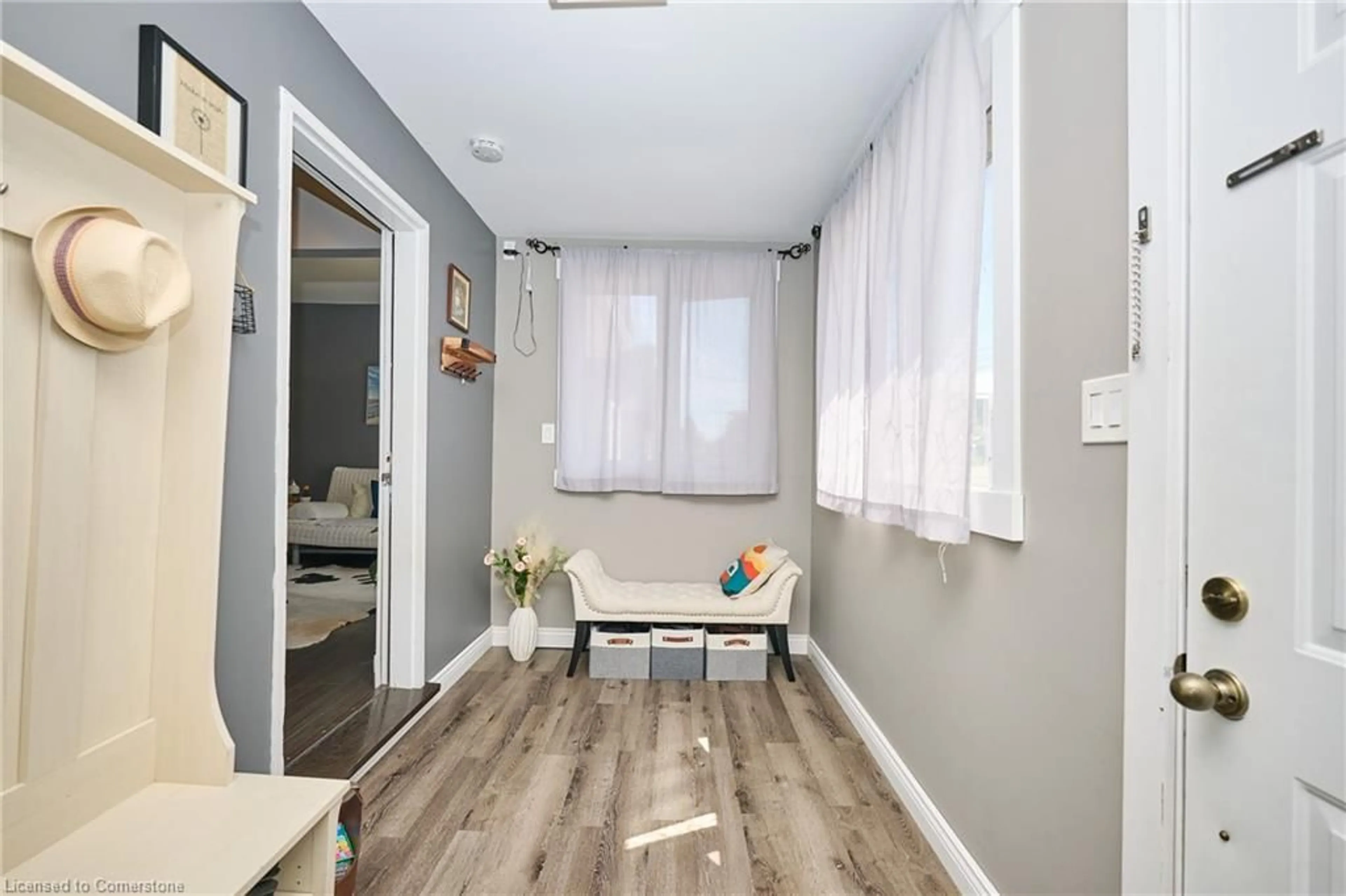 Indoor entryway for 47 Lowell Ave, St. Catharines Ontario L2R 2C9