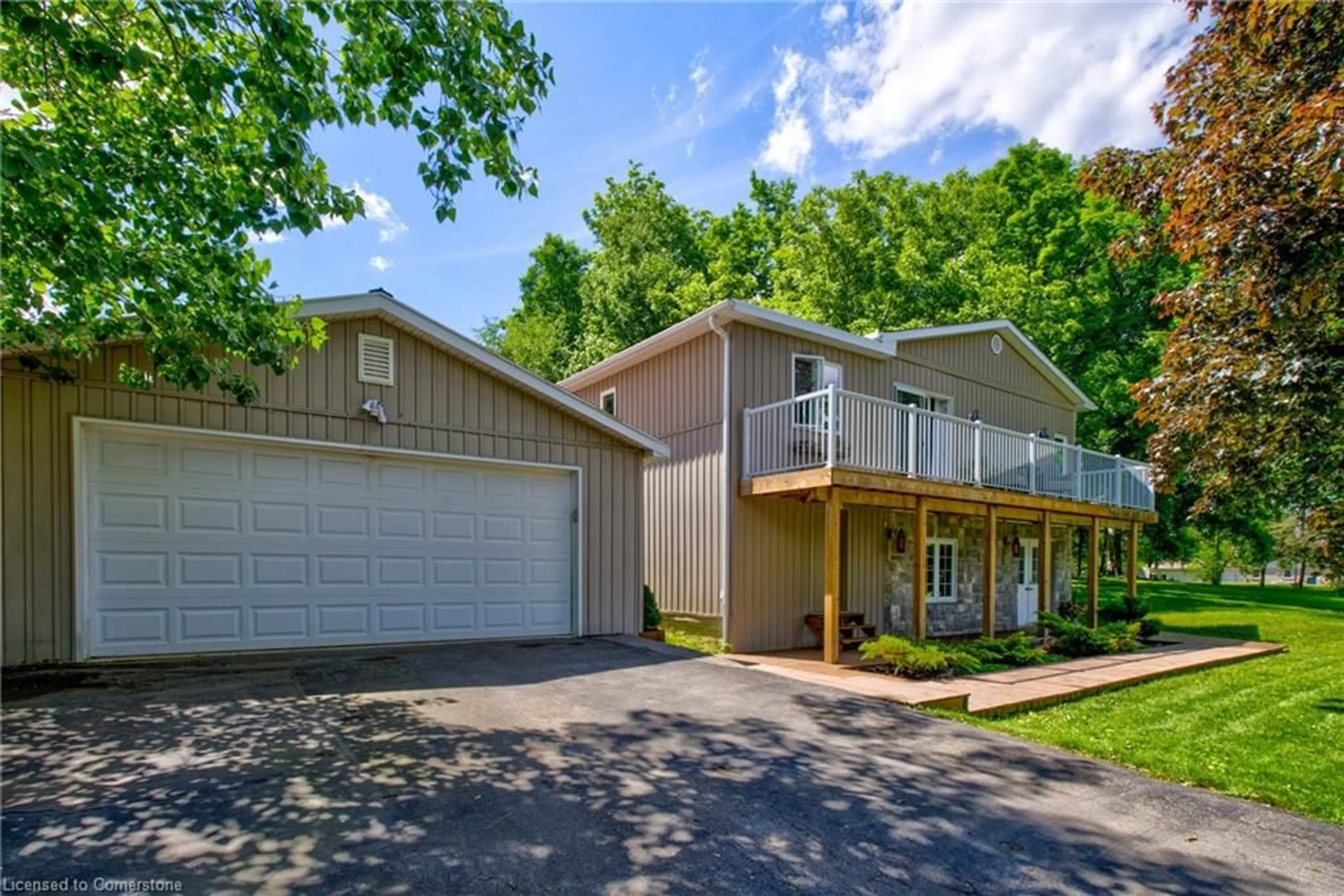 Home with vinyl exterior material, street for 1092 Queen St, New Dundee Ontario N0B 2E0