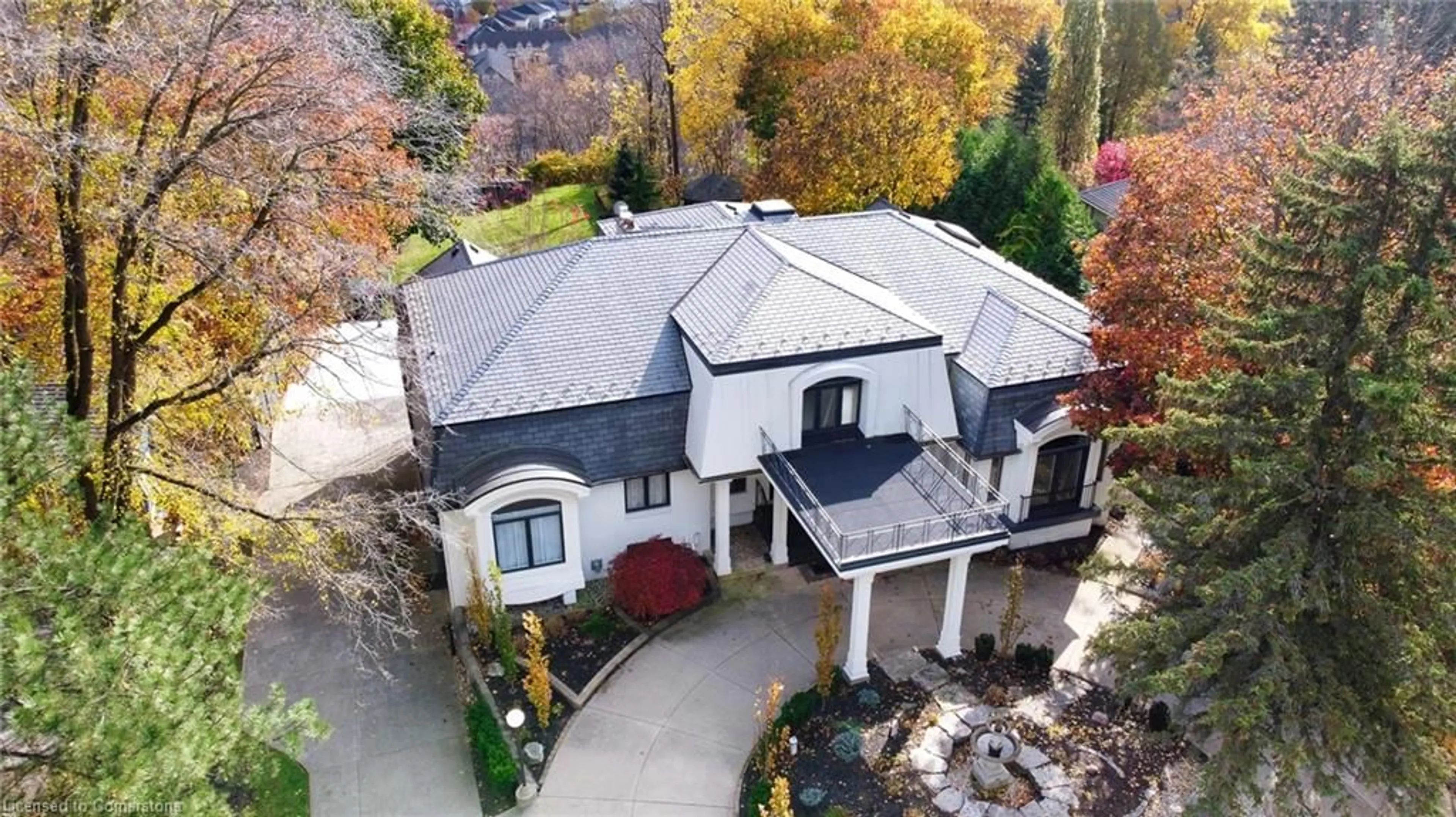 A pic from outside/outdoor area/front of a property/back of a property/a pic from drone, unknown for 34 Maple Ave, Flamborough Ontario L9H 4W4