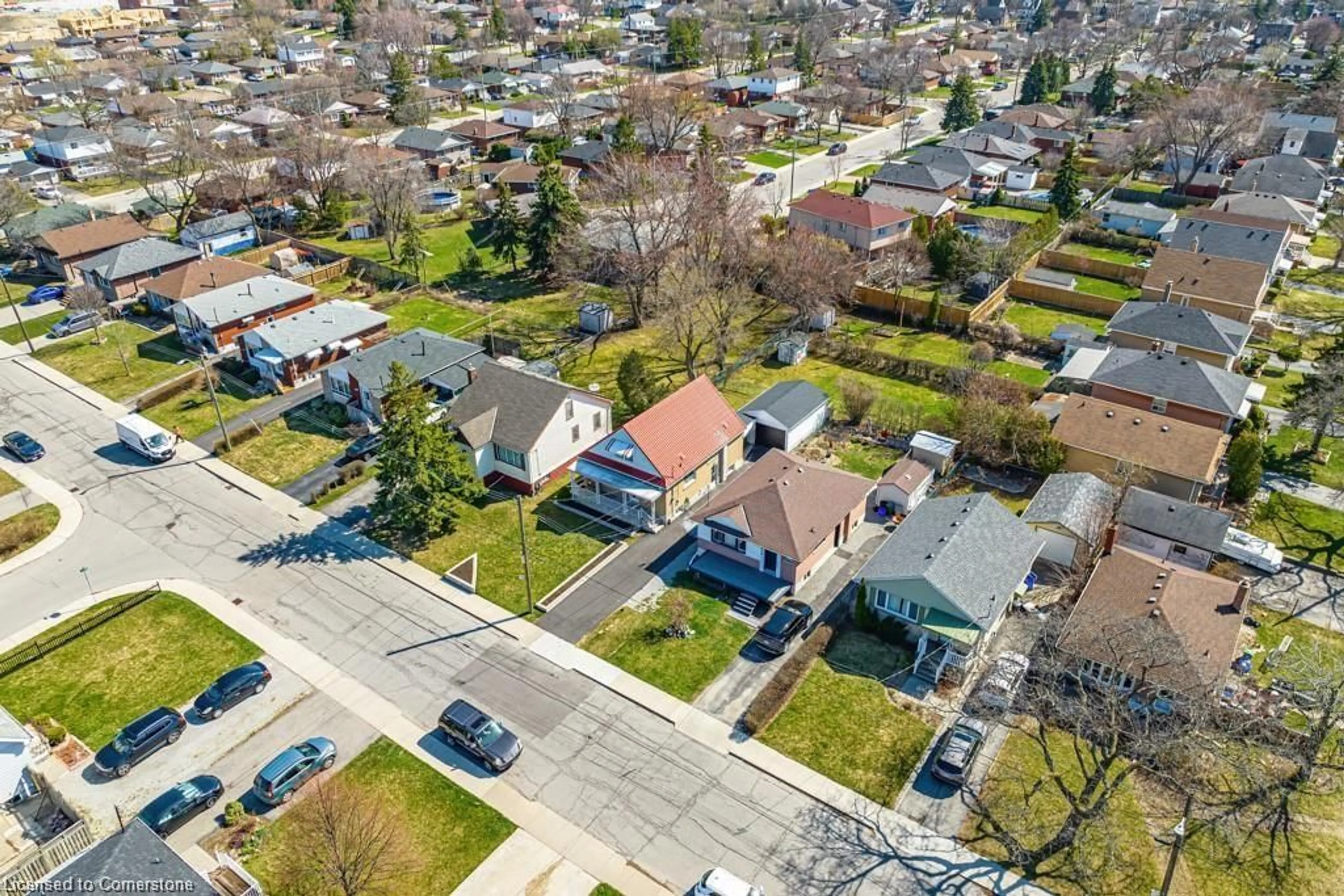 A pic from outside/outdoor area/front of a property/back of a property/a pic from drone, street for 60 Howe Ave, Hamilton Ontario L9A 1W9