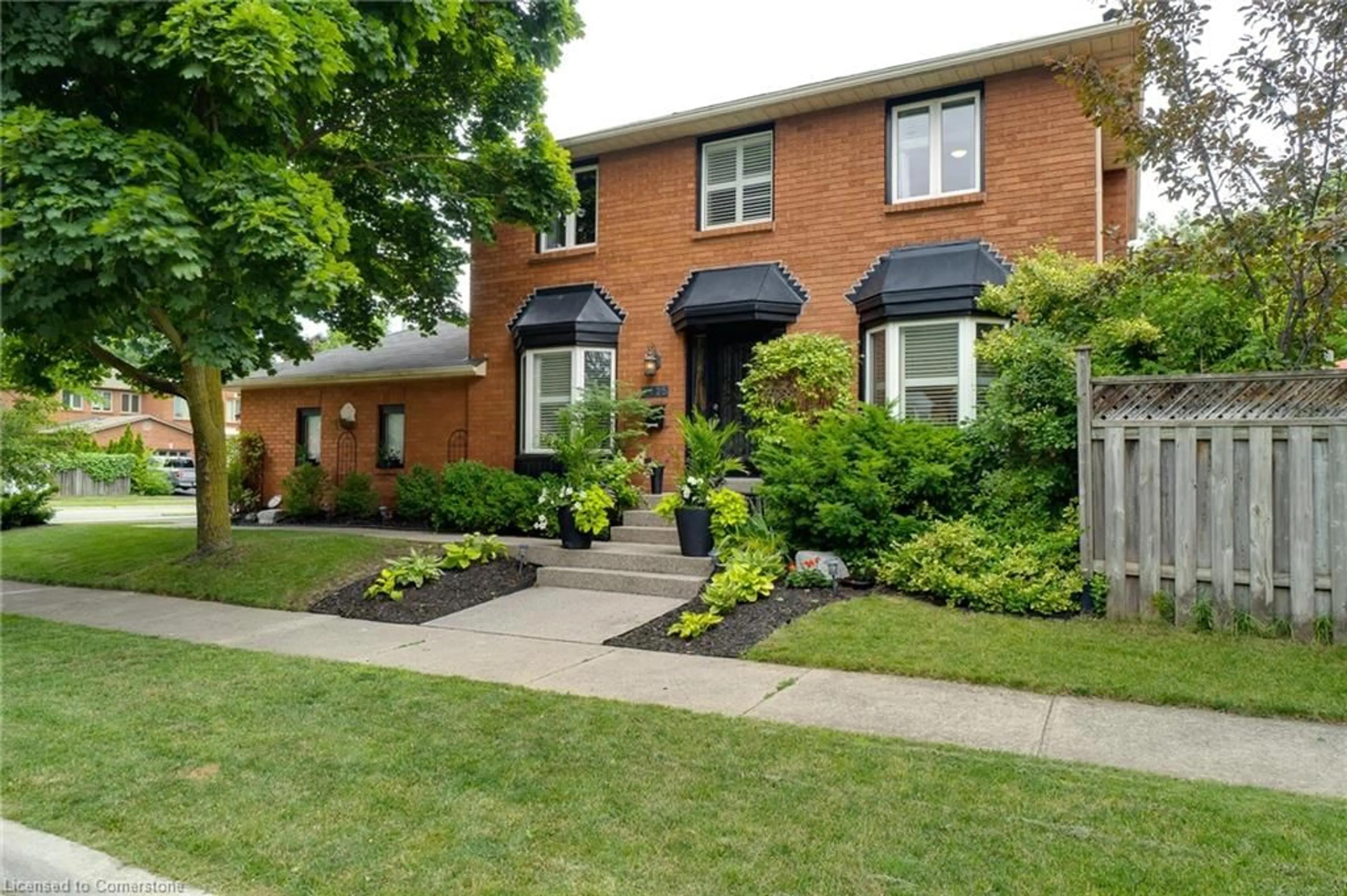 Home with brick exterior material, street for 1125 Grandeur Cres, Oakville Ontario L6H 4B2