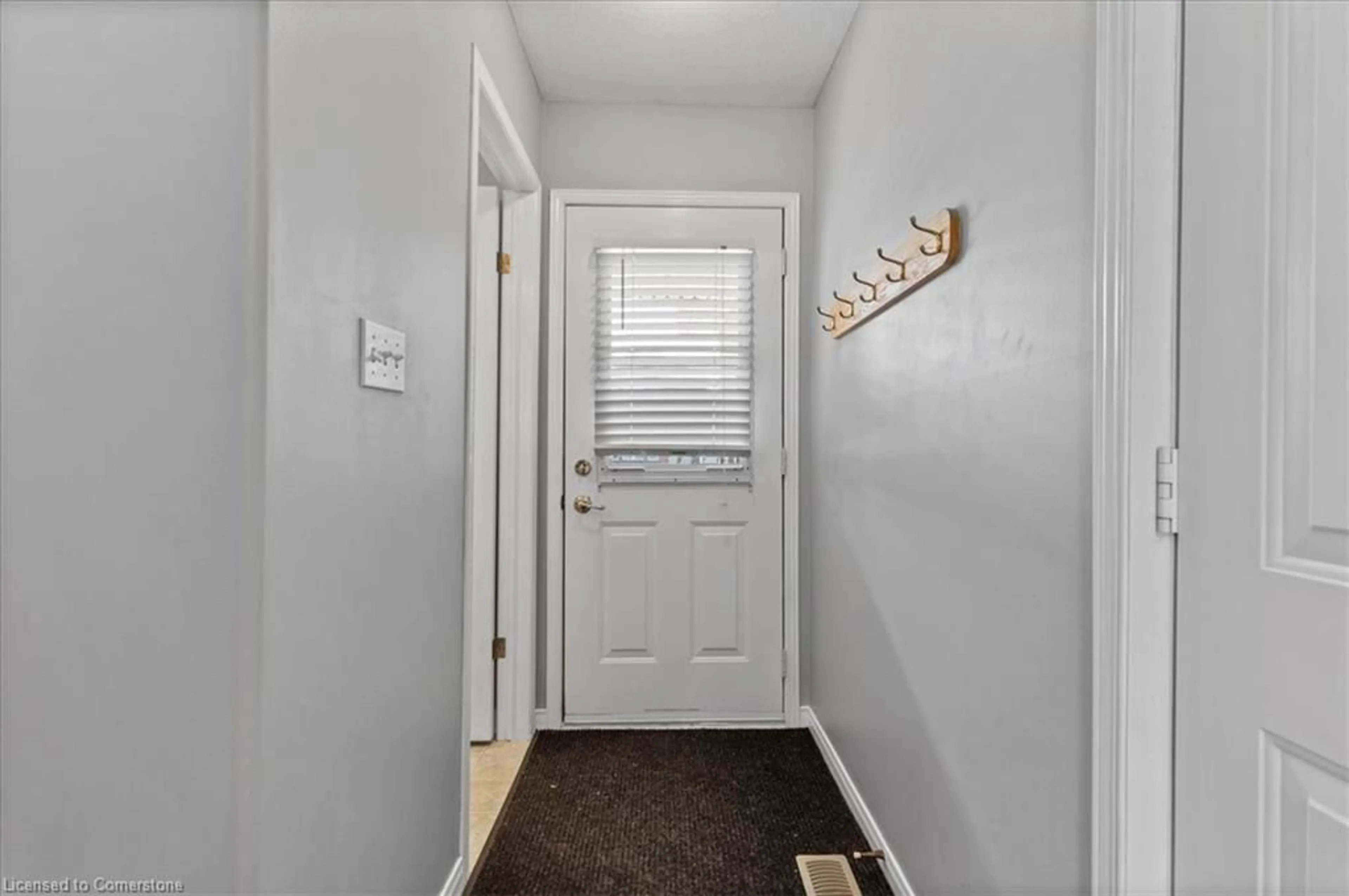 Indoor entryway for 431 Wake Robin Cres, Kitchener Ontario N2E 3L5
