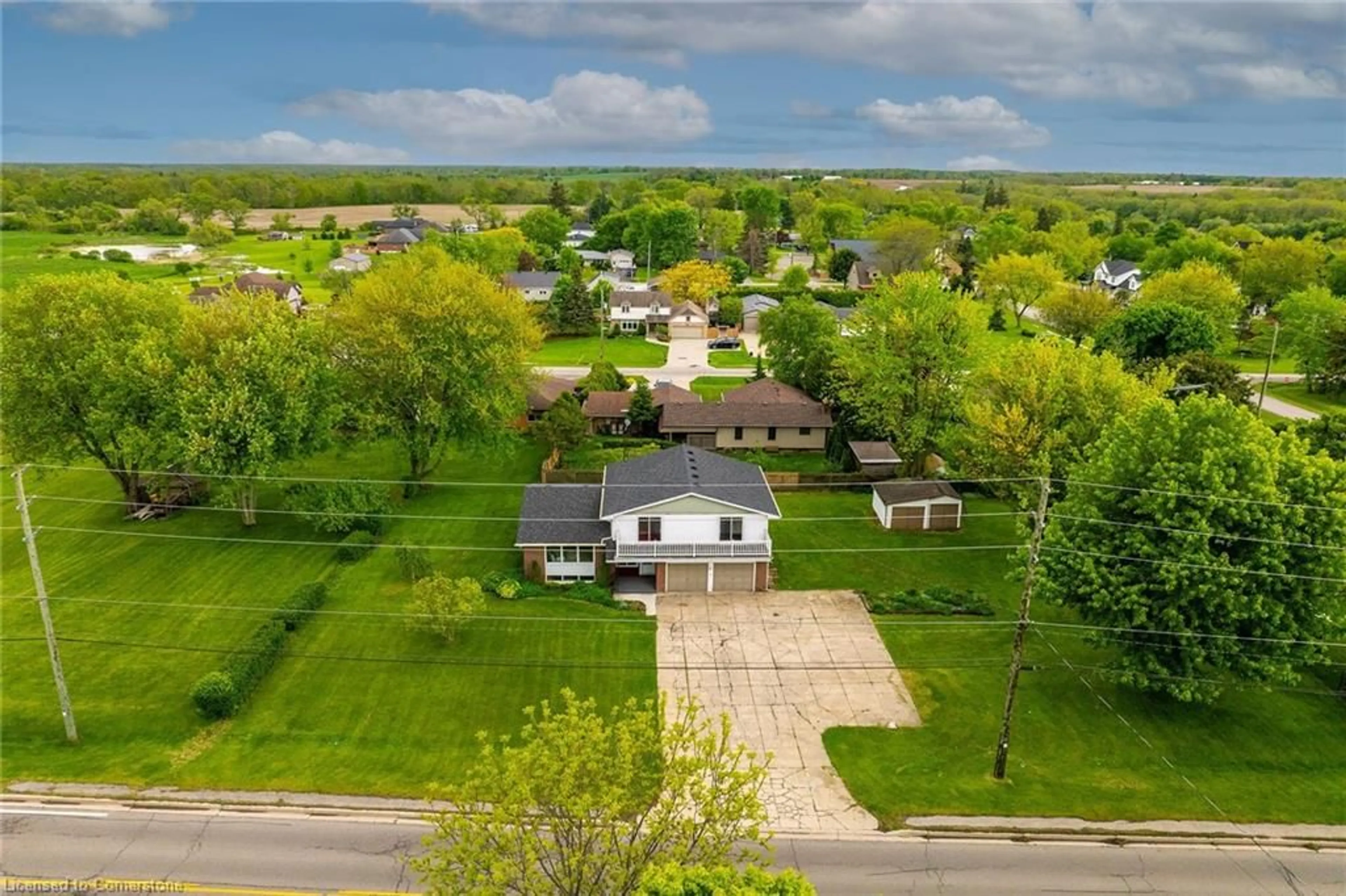 A pic from outside/outdoor area/front of a property/back of a property/a pic from drone, street for 42 Nelles St, York Ontario N0A 1R0