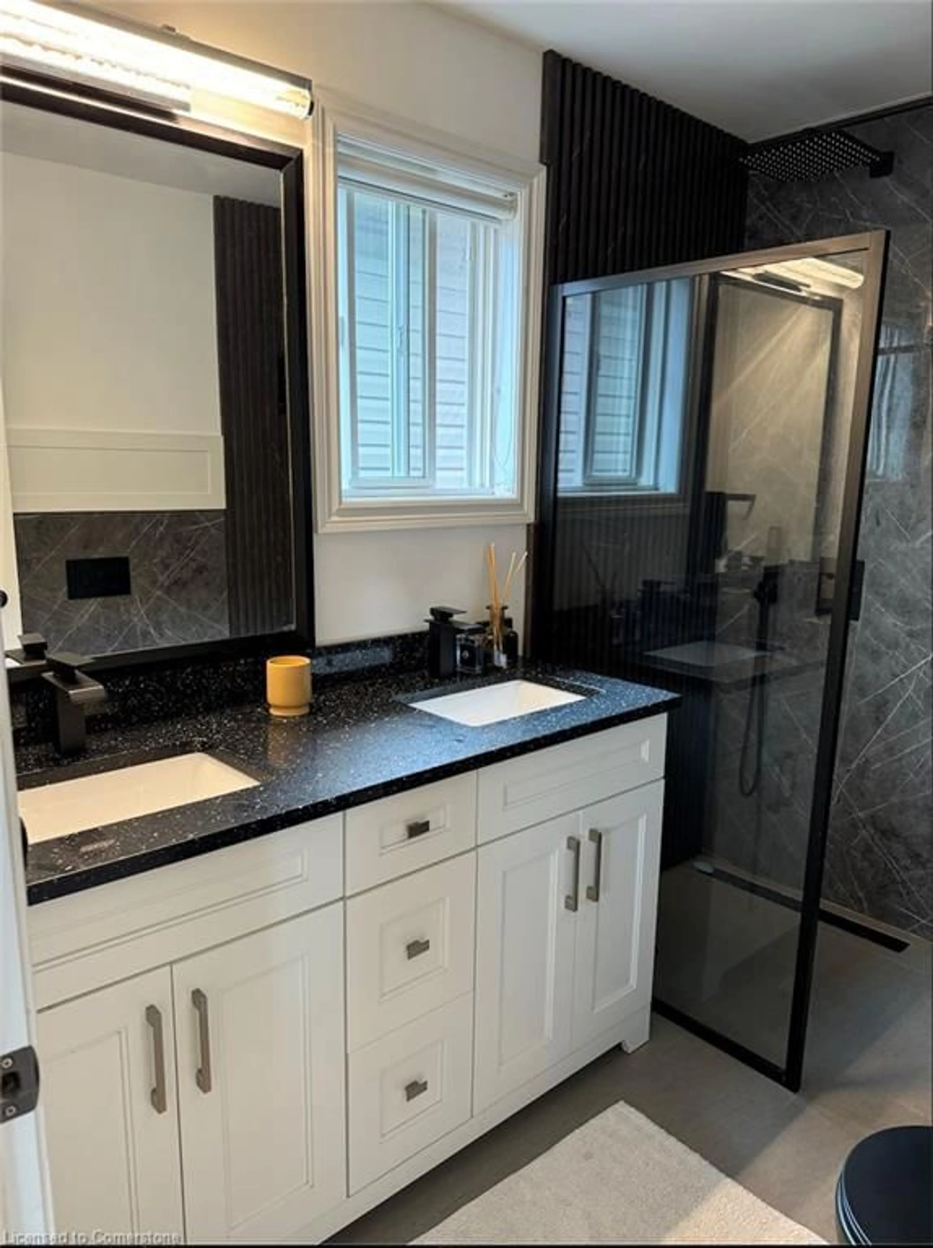 Contemporary bathroom, ceramic/tile floor for 4 Avatar Pl, Hamilton Ontario L0R 1W0