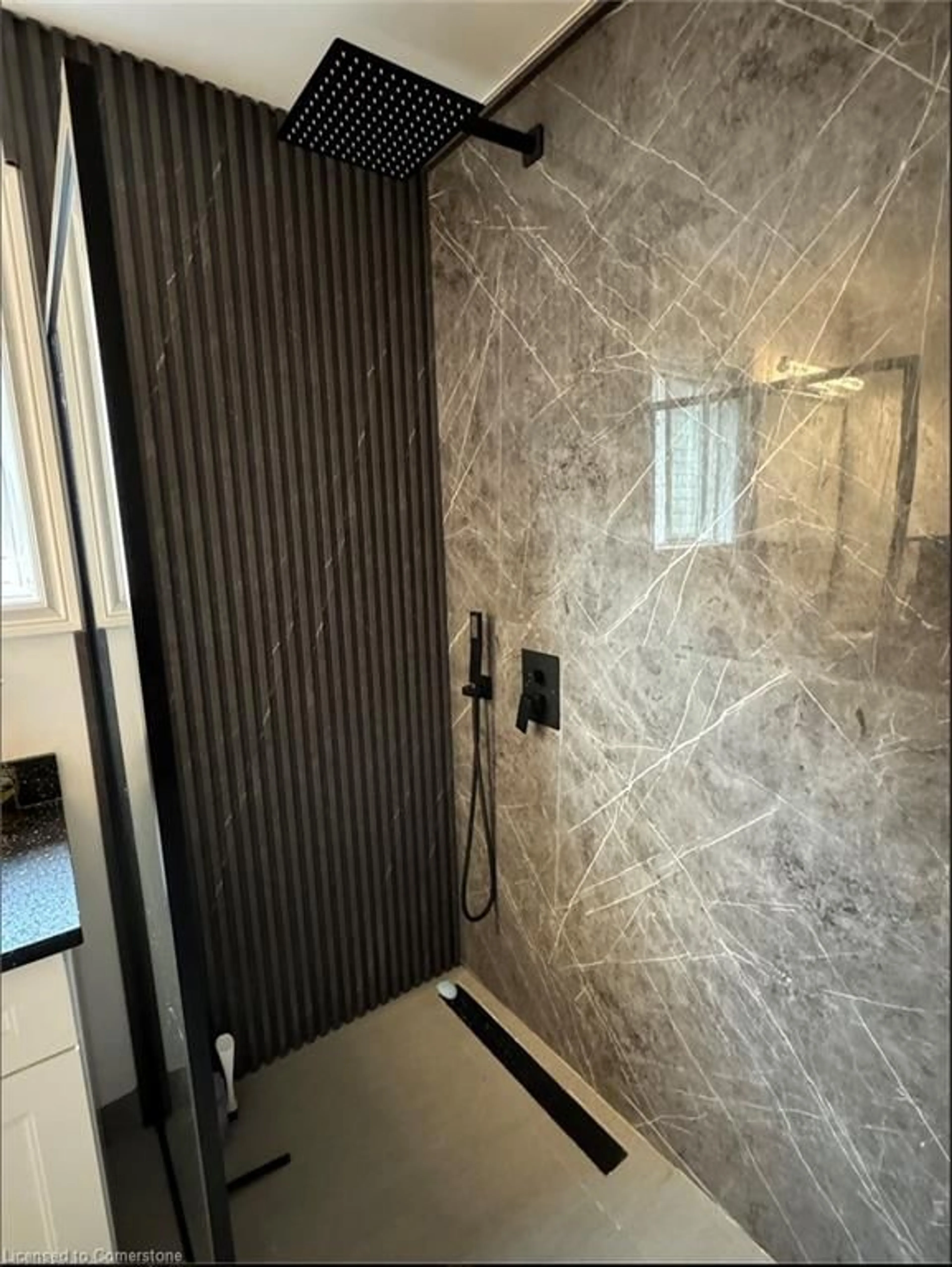 Indoor entryway for 4 Avatar Pl, Hamilton Ontario L0R 1W0