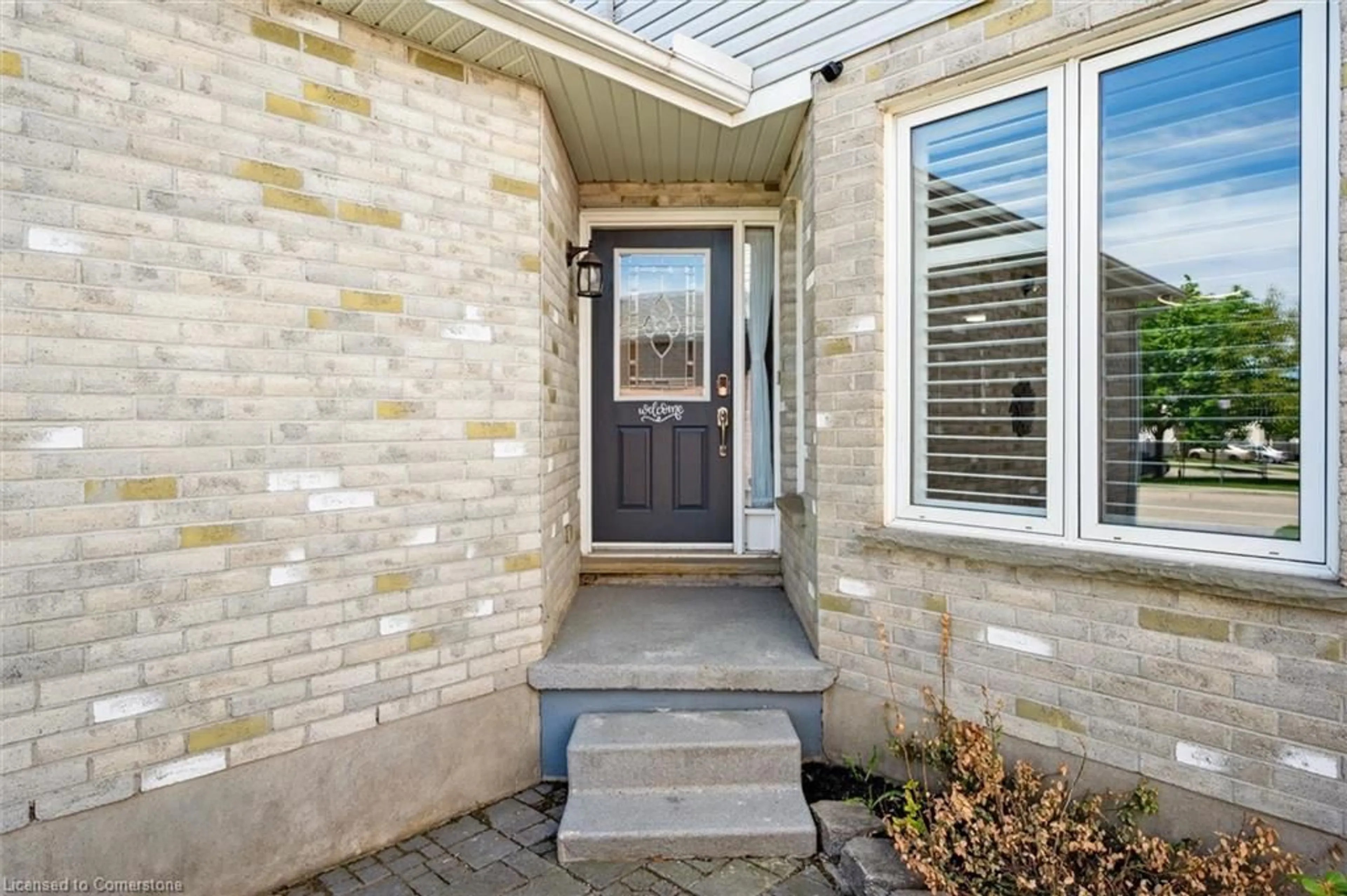 Indoor entryway for 23 Michelle Crt, Kitchener Ontario N2N 3K8