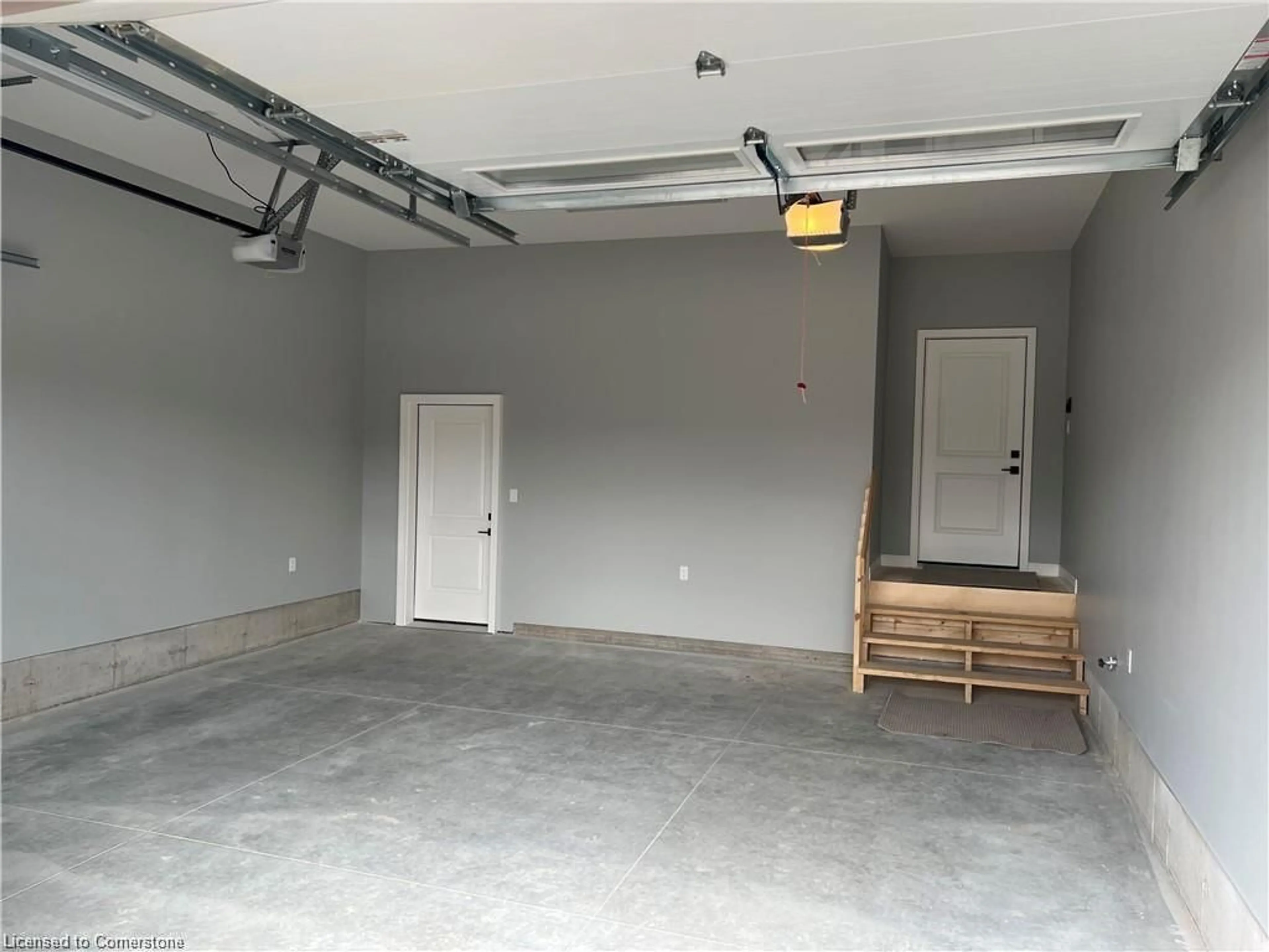 Indoor garage for 207 Arden Cres #UPPER LEVEL, Mitchell Ontario N0K 1N0