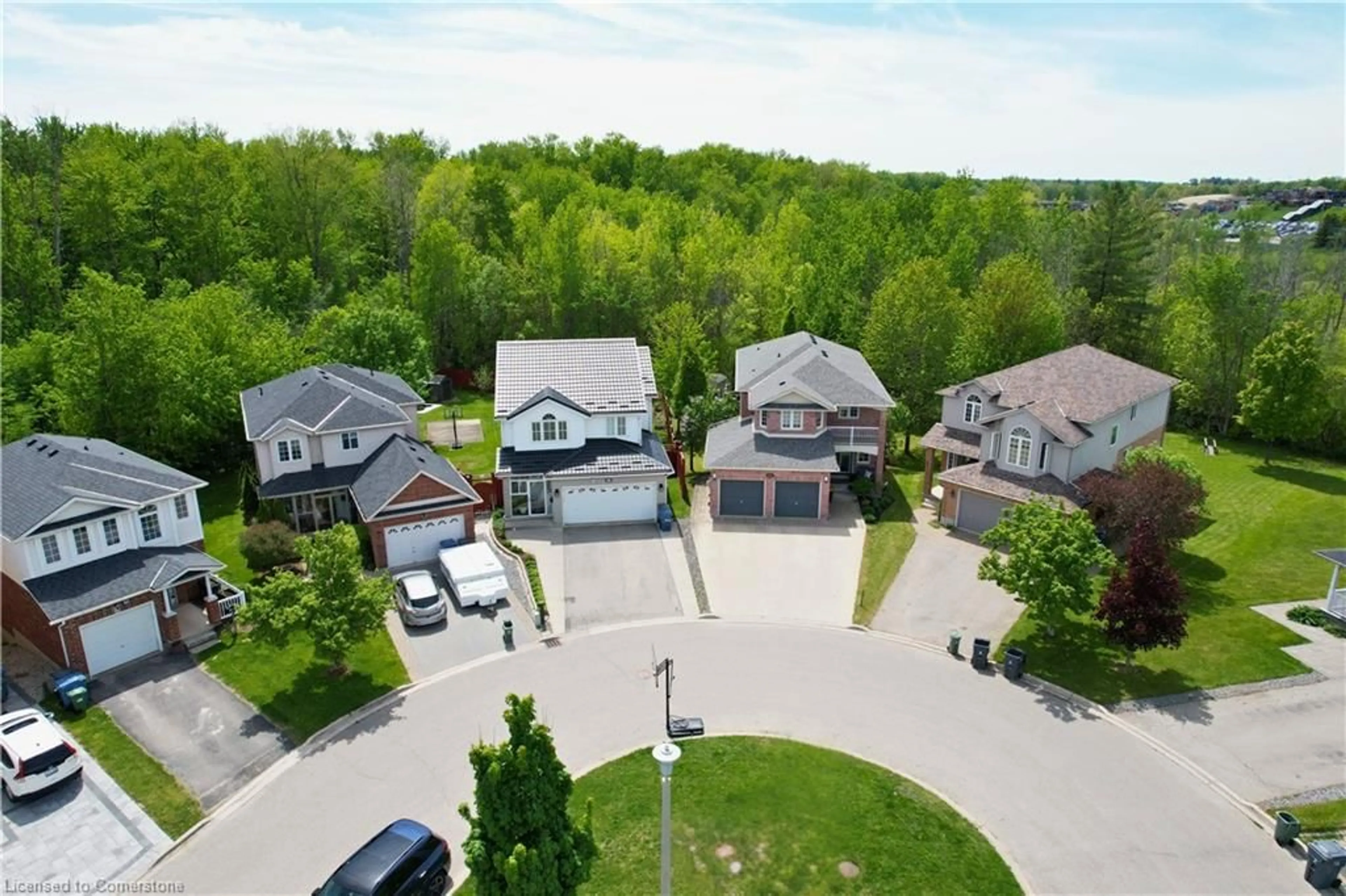 A pic from outside/outdoor area/front of a property/back of a property/a pic from drone, street for 92 Chillico Dr, Guelph Ontario N1K 1Y6