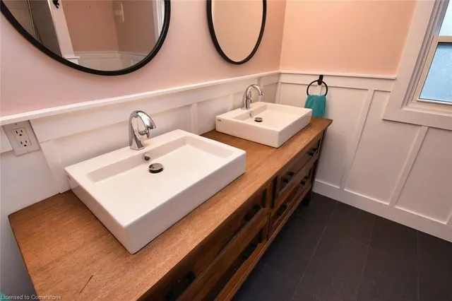 Additional property image - 248 Province St