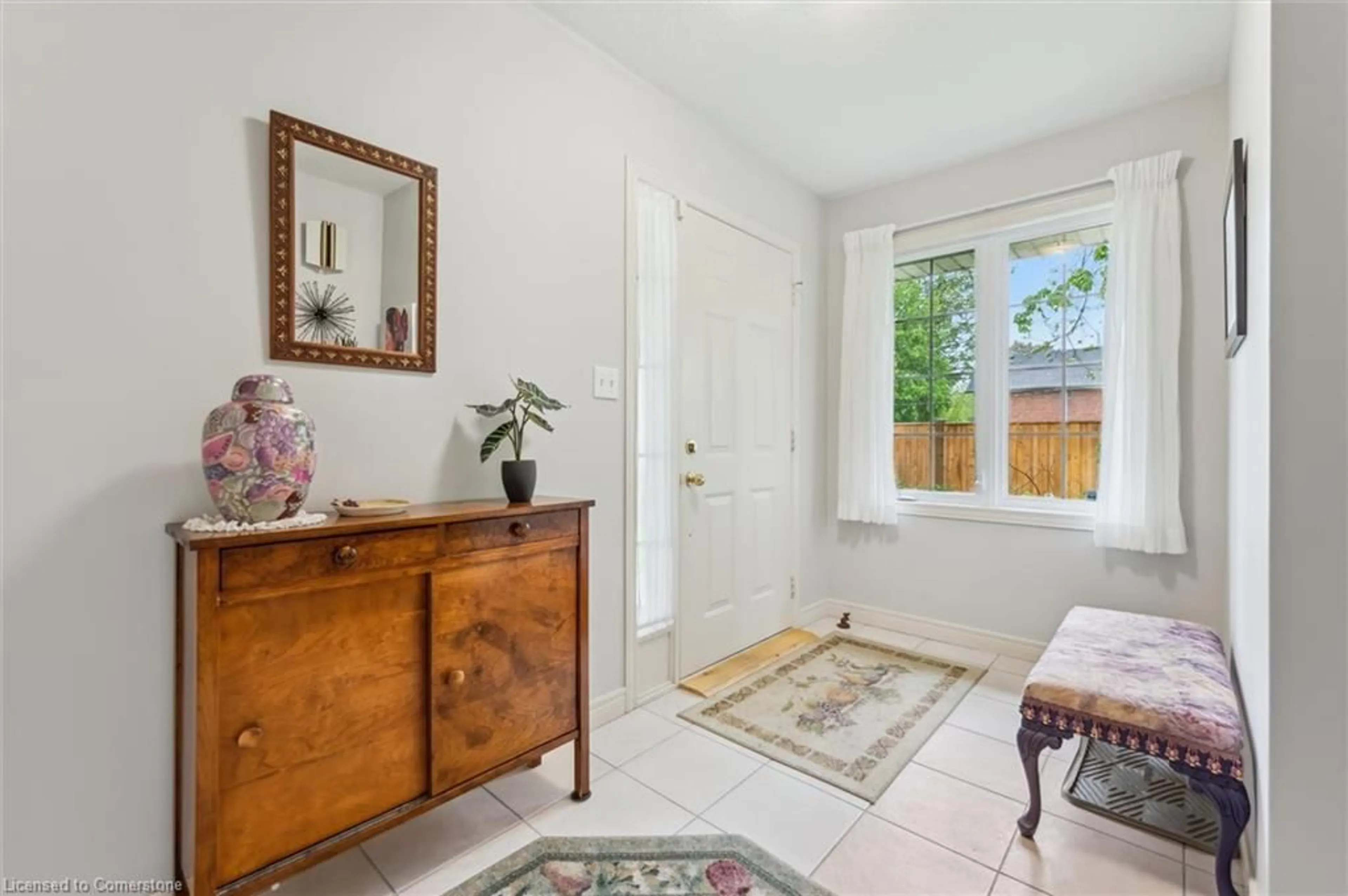 Indoor entryway for 110 Church St, Elora Ontario N0B 1S0