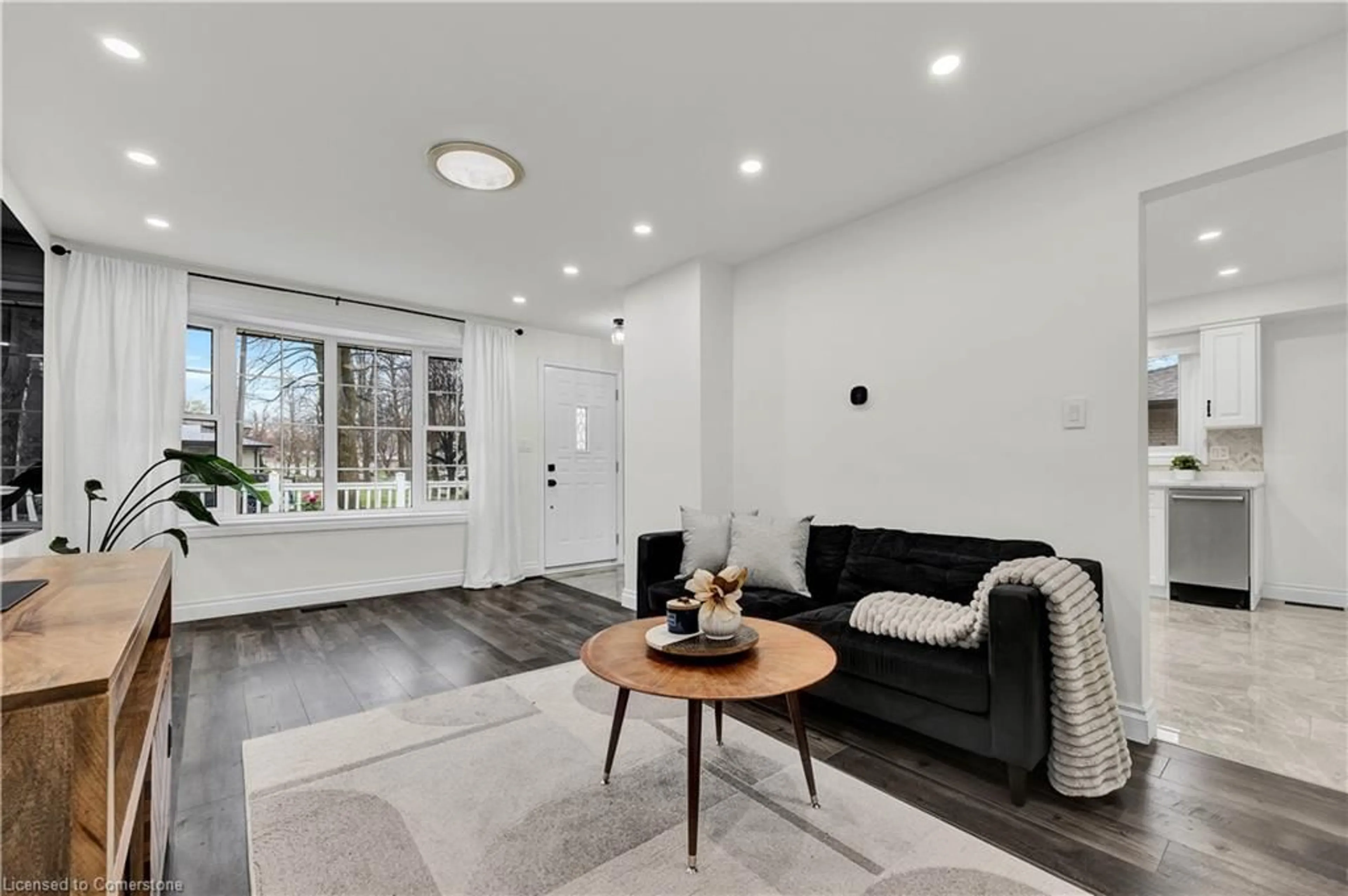 Living room with furniture, unknown for 39 Cartier Dr, Kitchener Ontario N2E 1E3