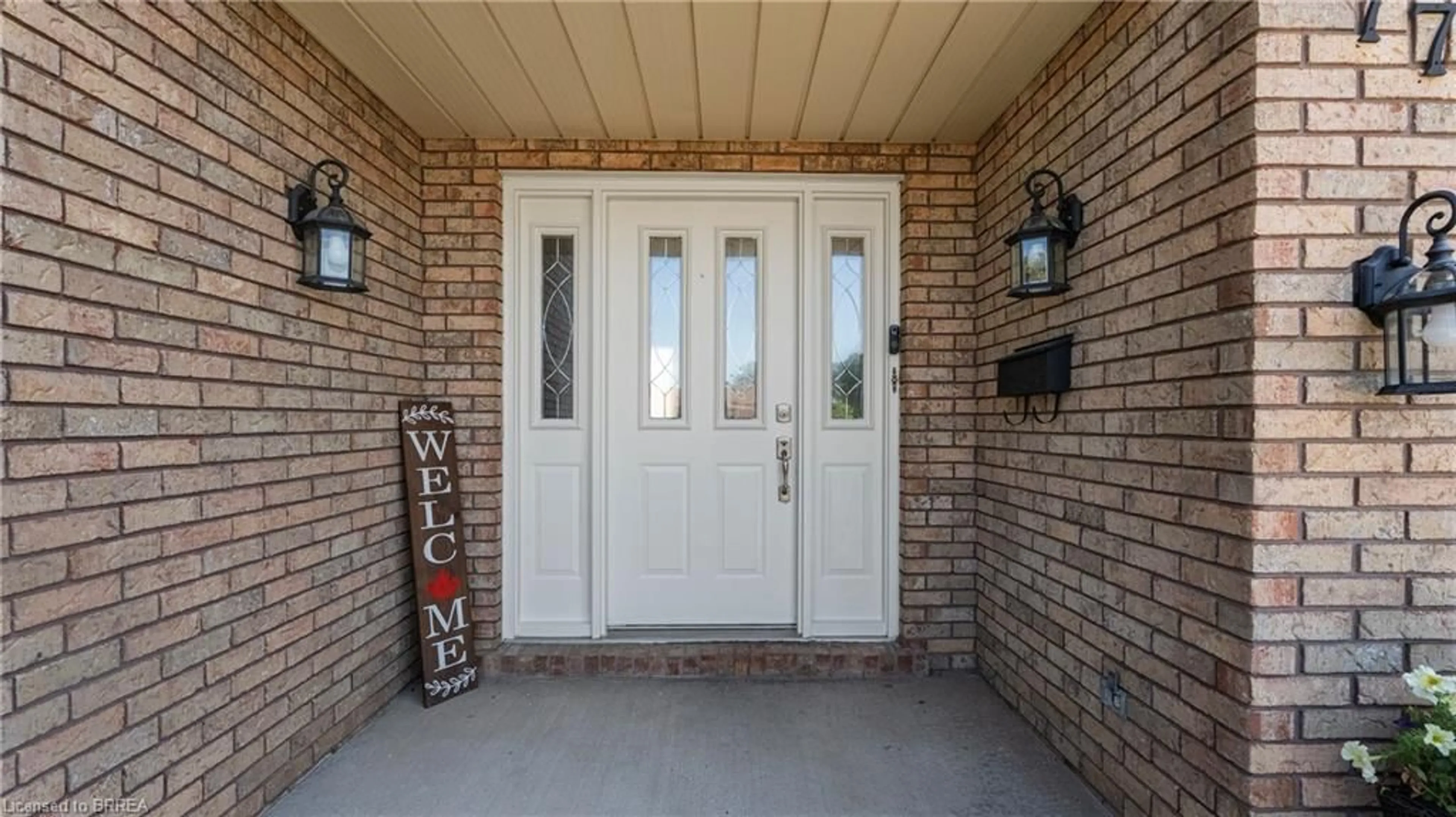 Indoor entryway for 77 Ludlow Cres, Brantford Ontario N3P 1X2