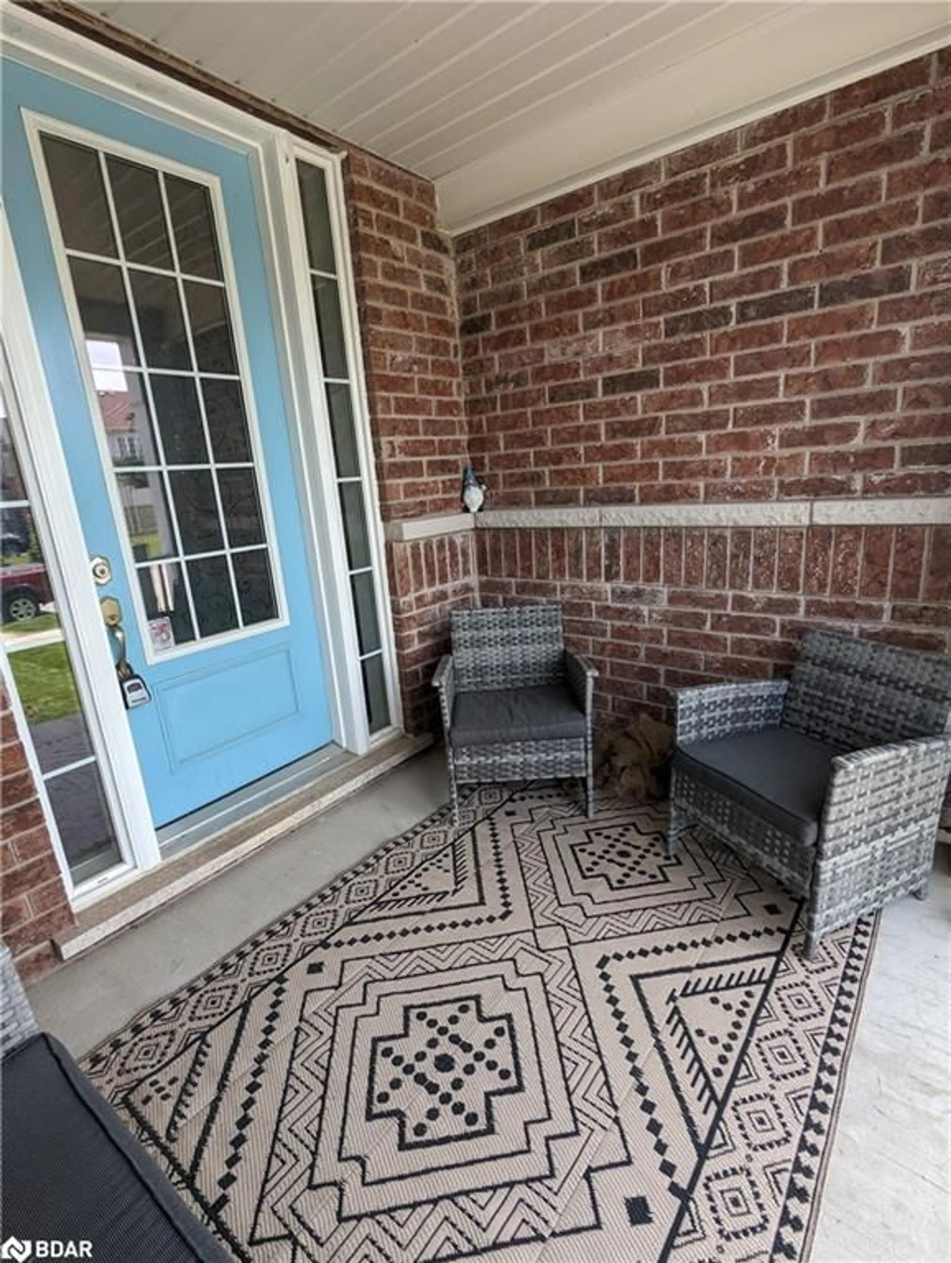 Patio, street for 95 Collier Cres, Angus Ontario L0M 1B5