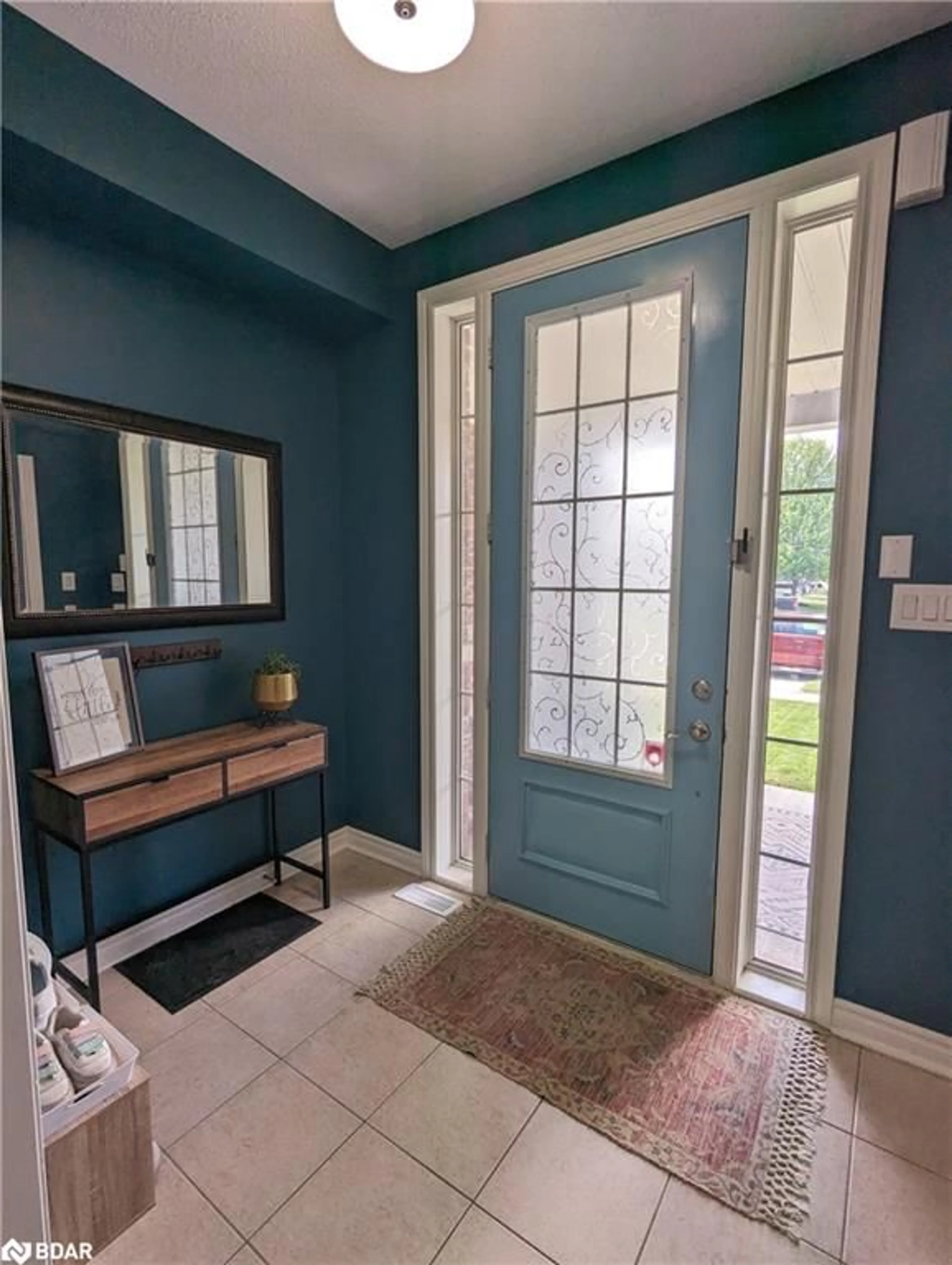 Indoor entryway for 95 Collier Cres, Angus Ontario L0M 1B5