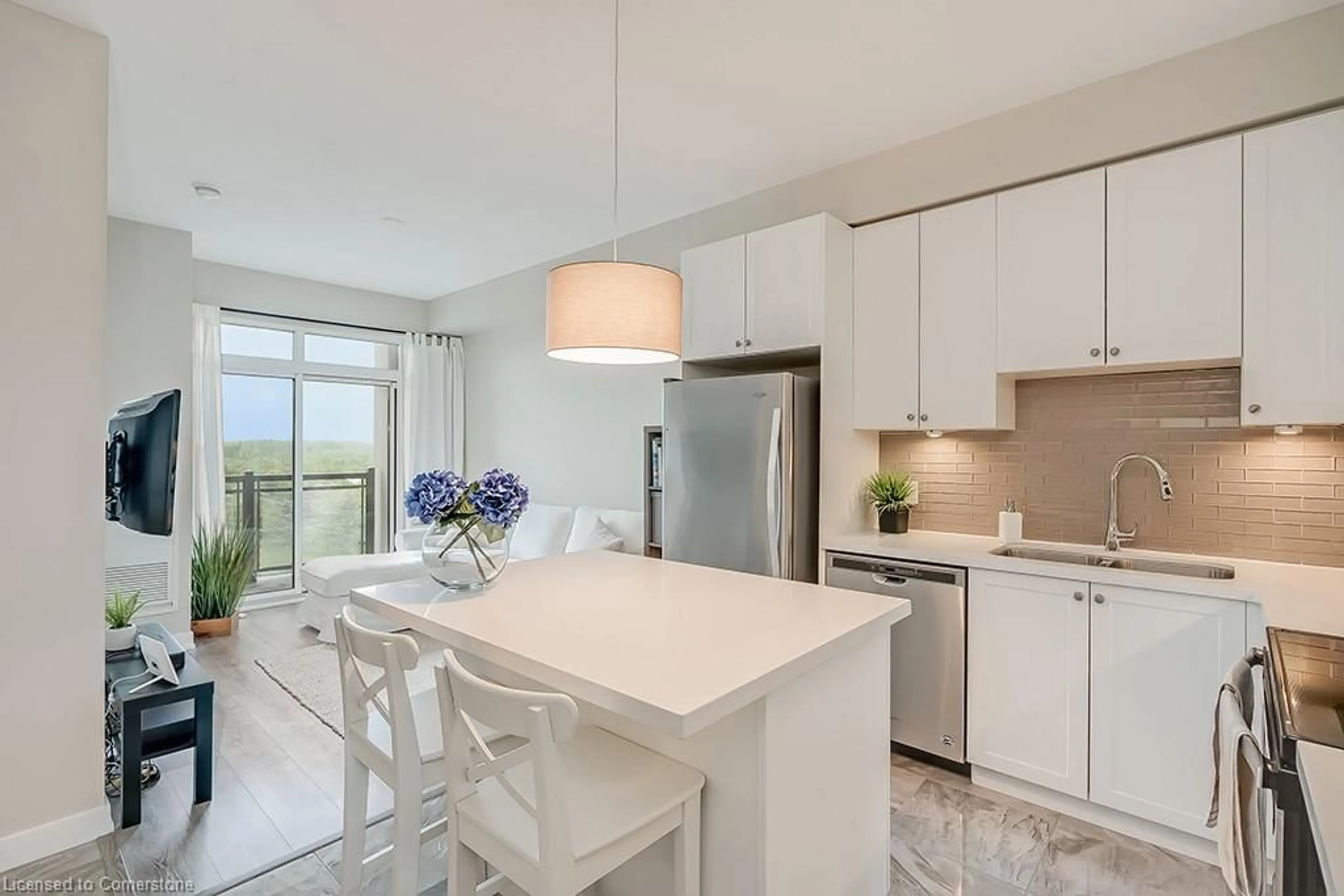 Open concept kitchen, ceramic/tile floor for 2486 Old Bronte Rd #707, Oakville Ontario L6M 4J2
