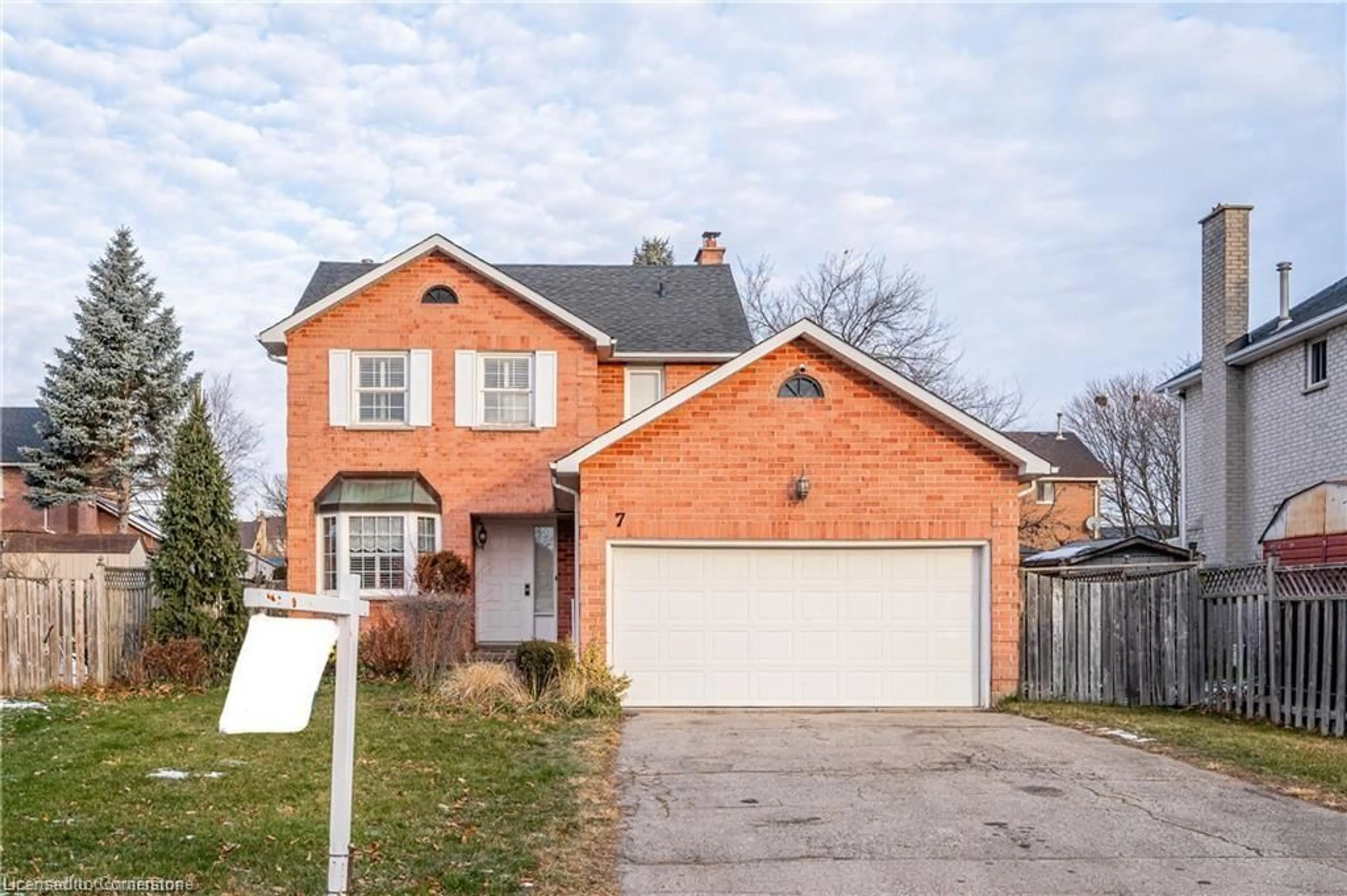 Home with brick exterior material, street for 7 Sinclair Crt, Cambridge Ontario N1T 1K2