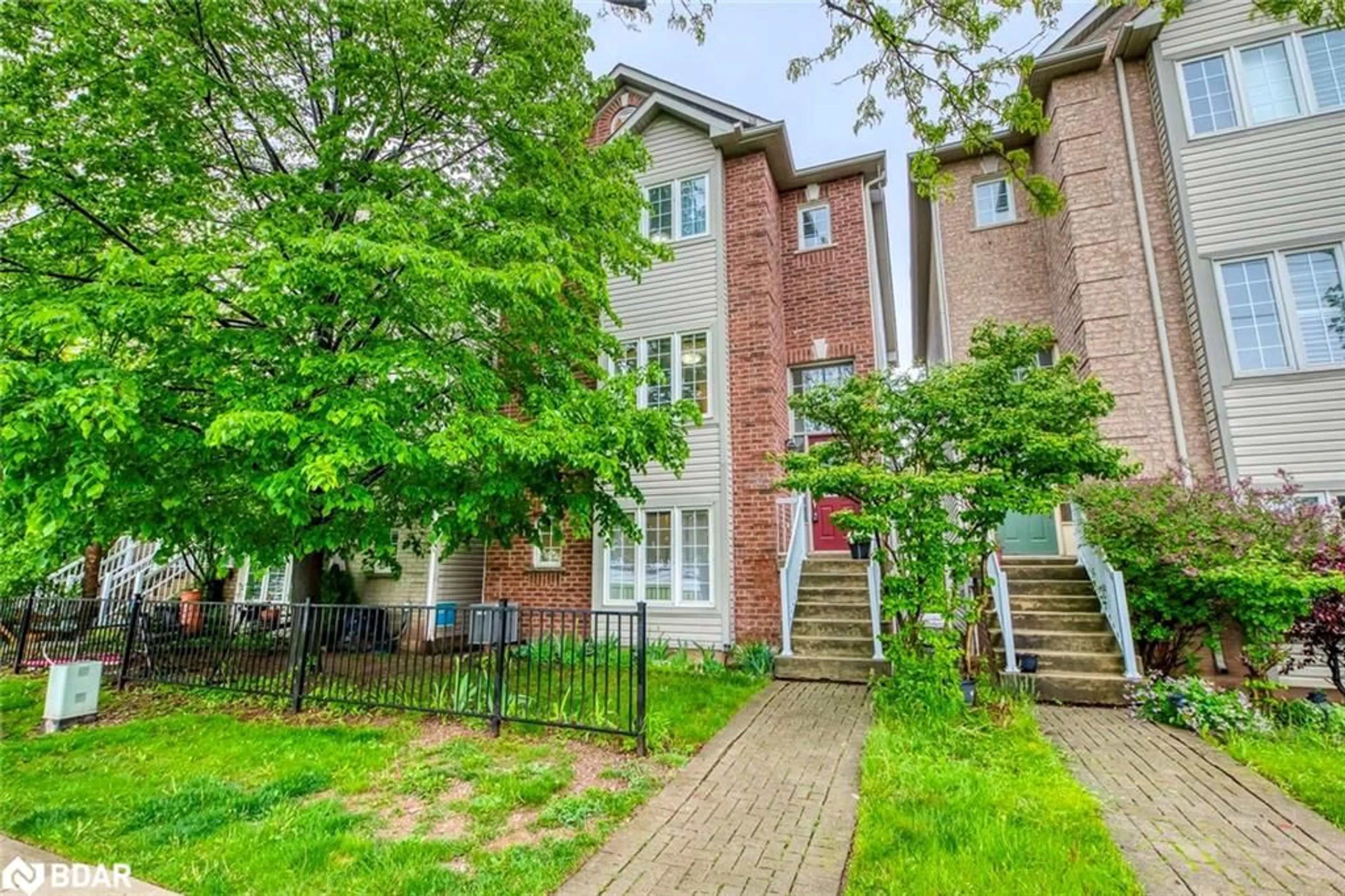 Home with brick exterior material, street for 5090 Fairview St #58, Burlington Ontario L7L 7H5