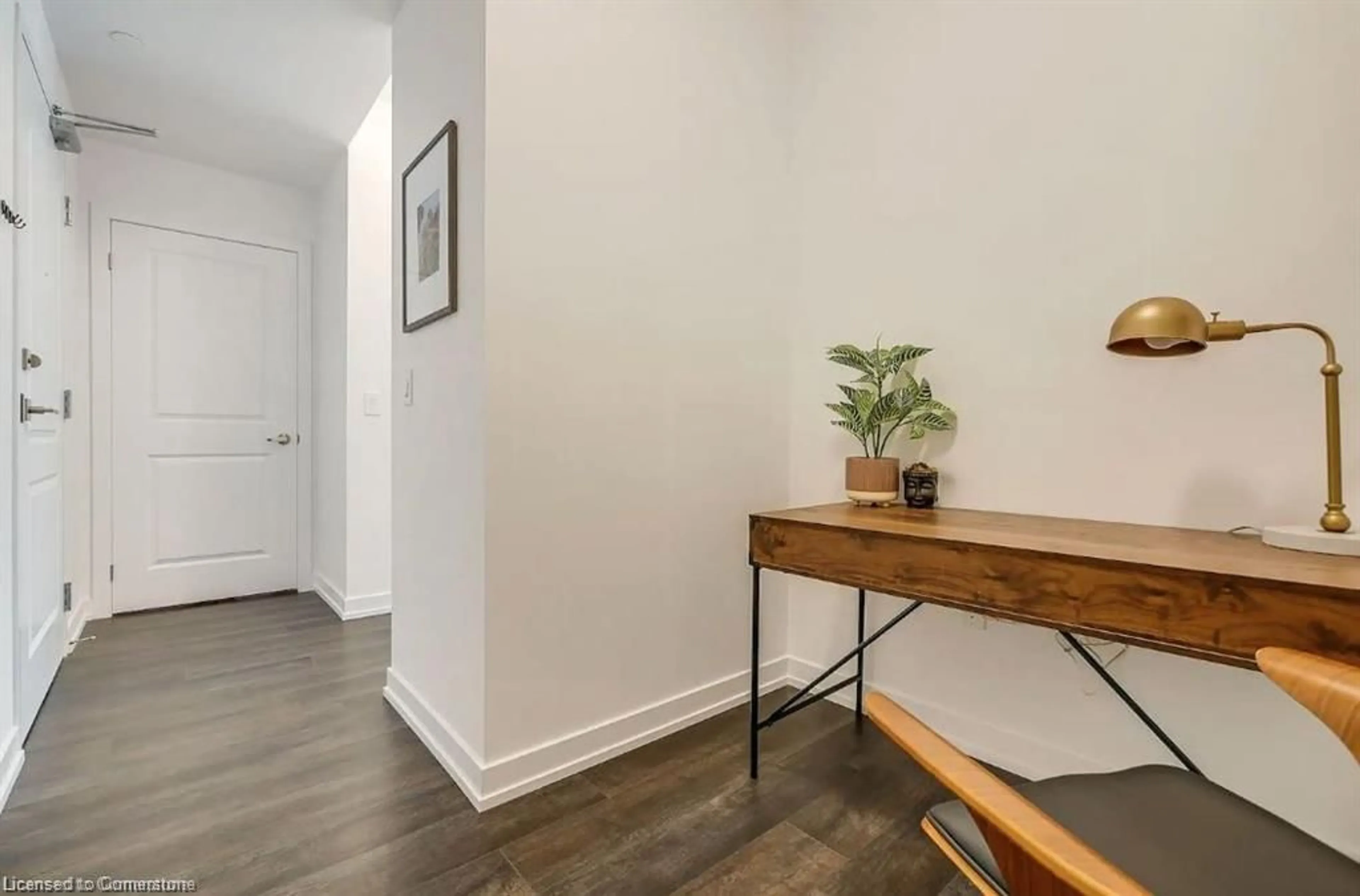 Indoor entryway for 5055 Greenlane Rd #229, Beamsville Ontario L0R 1B3