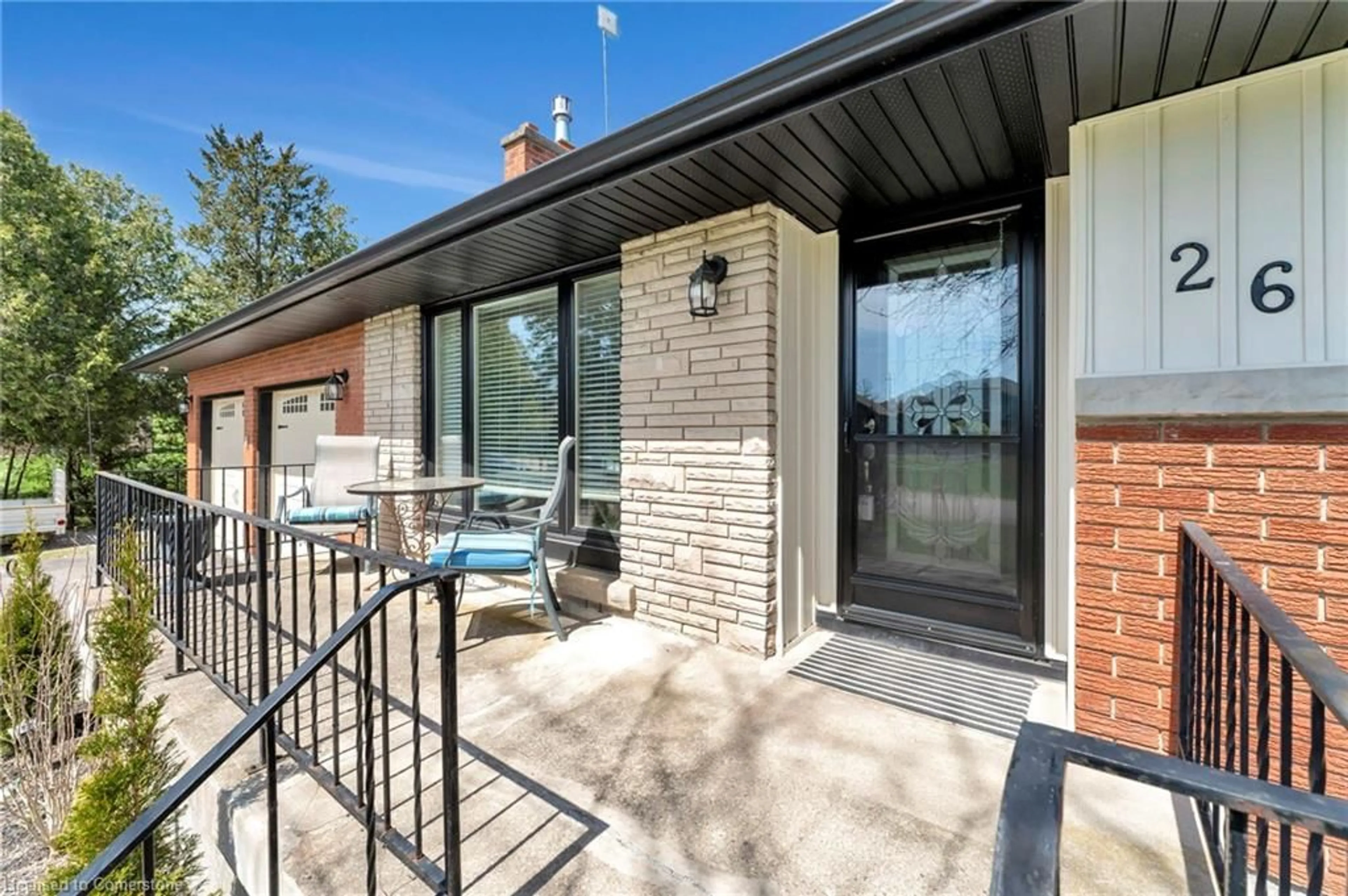 Patio, street for 26 Davies St, Cambridge Ontario N1R 5S2
