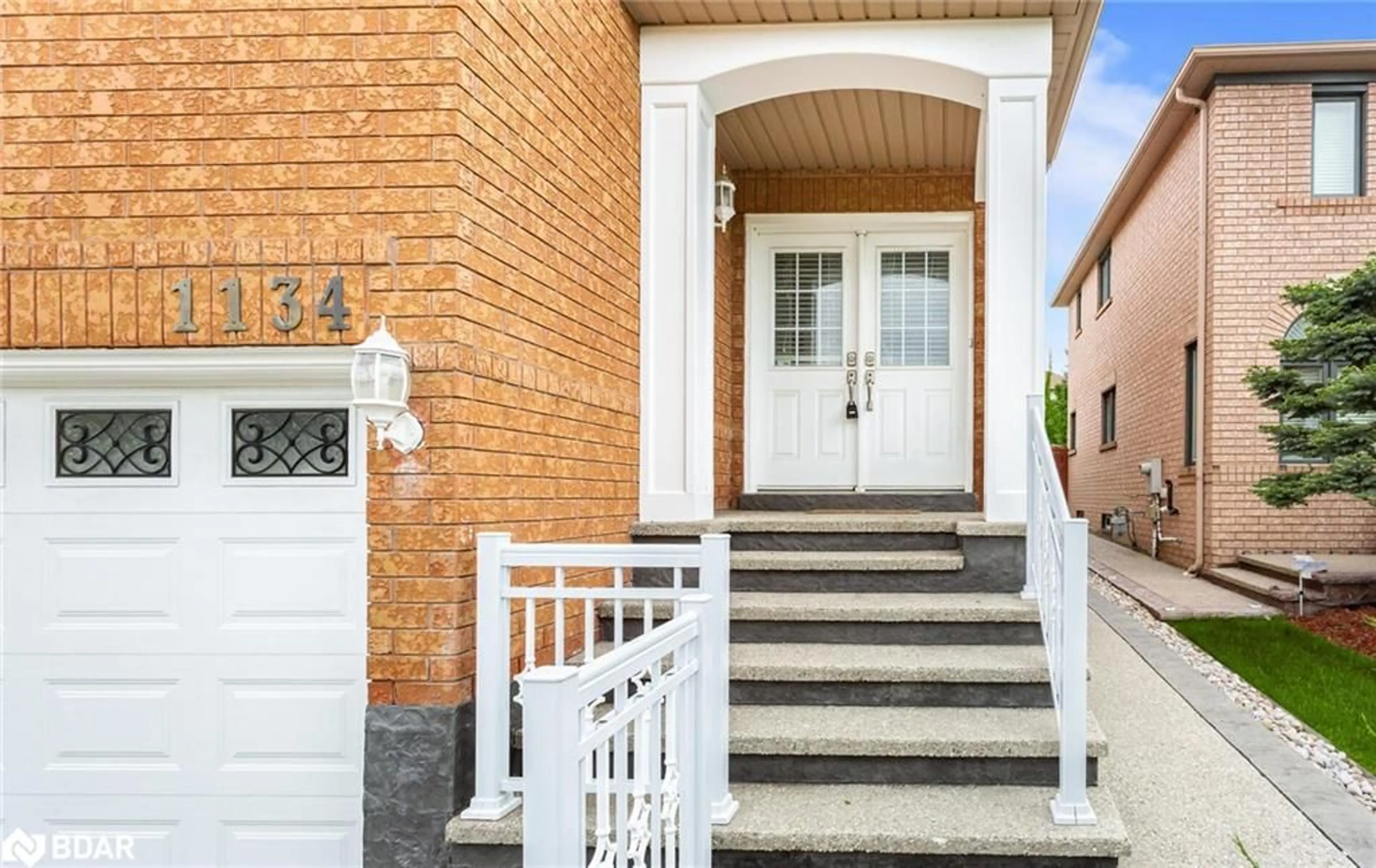 Unknown for 1134 Blueheron Cres, Mississauga Ontario L5V 2J7
