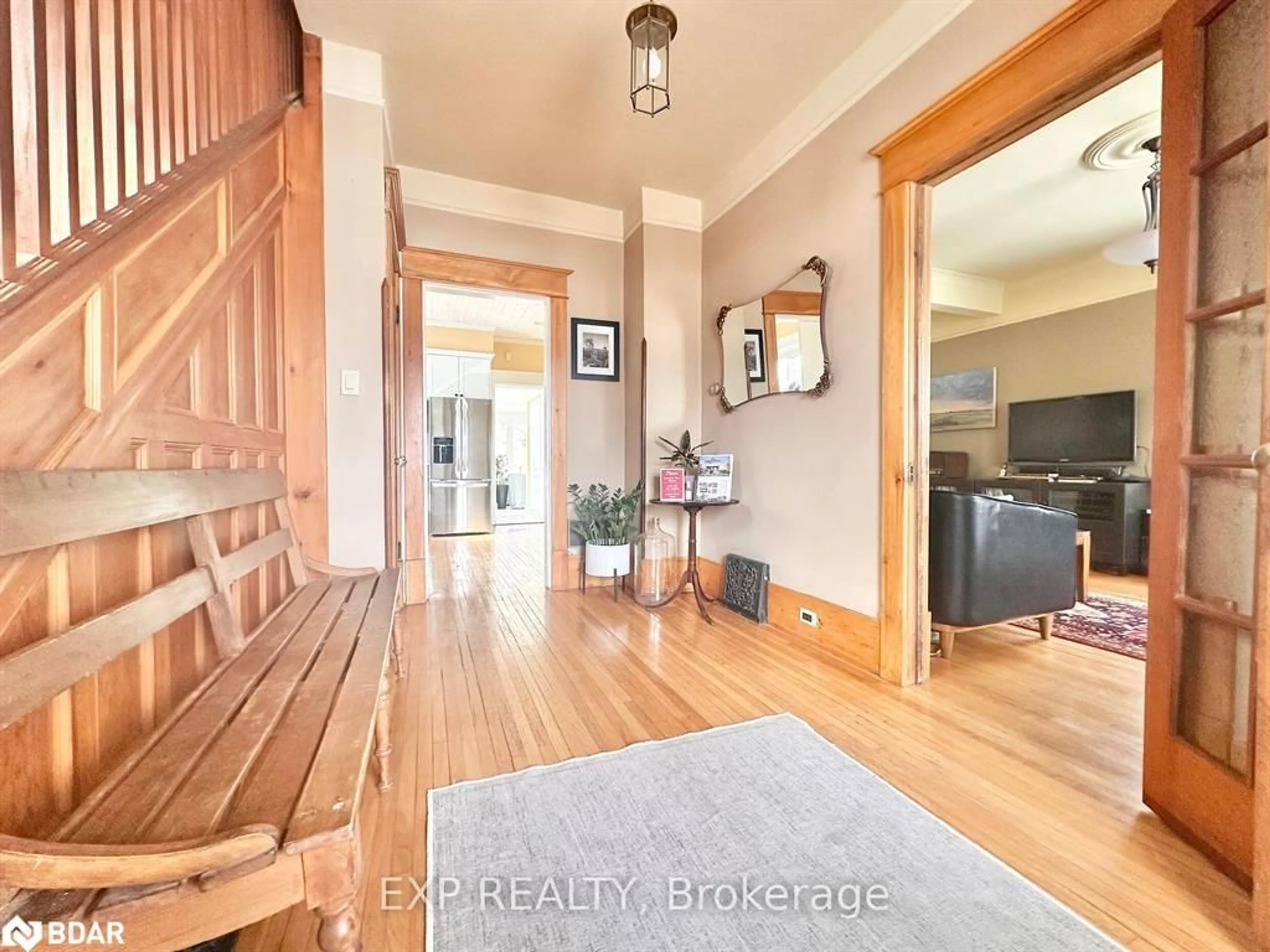 Indoor entryway for 12 Elizabeth St, Creemore Ontario L0M 1G0