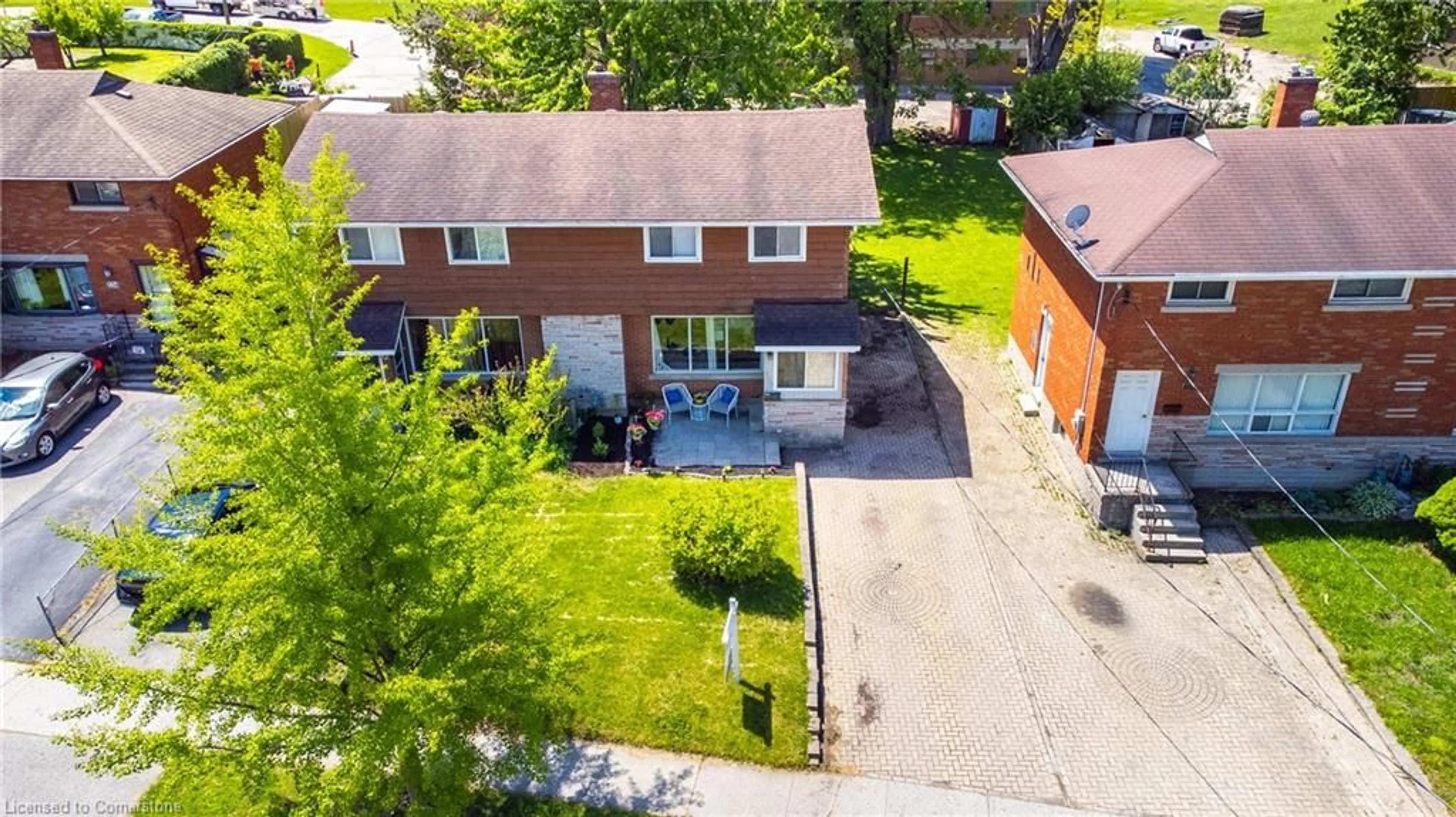 A pic from outside/outdoor area/front of a property/back of a property/a pic from drone, street for 327 Prospect Ave, Kitchener Ontario N2A 1C6