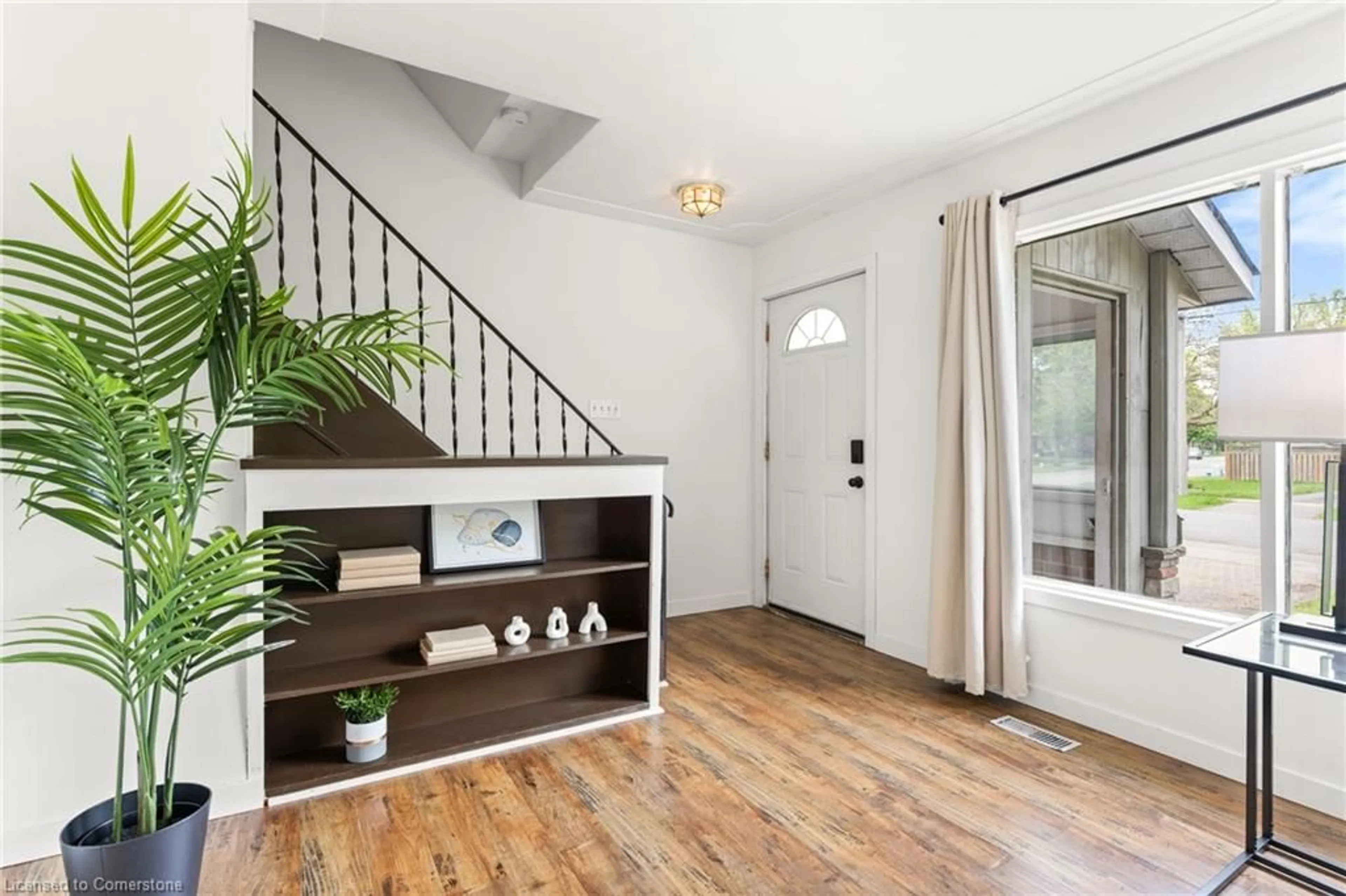 Indoor entryway for 327 Prospect Ave, Kitchener Ontario N2A 1C6