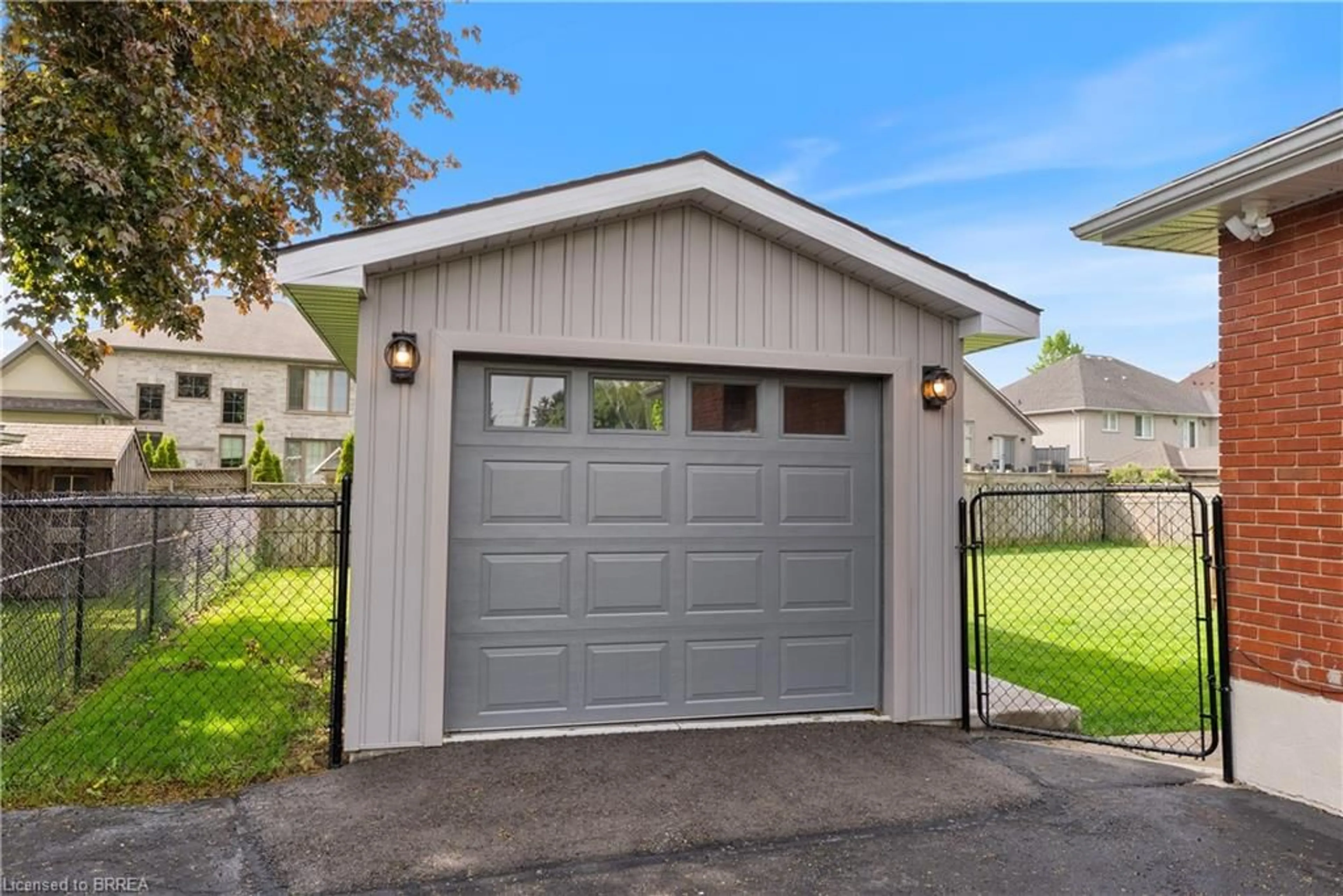 Shed for 17 Varadi Ave, Brantford Ontario N3R 3M9